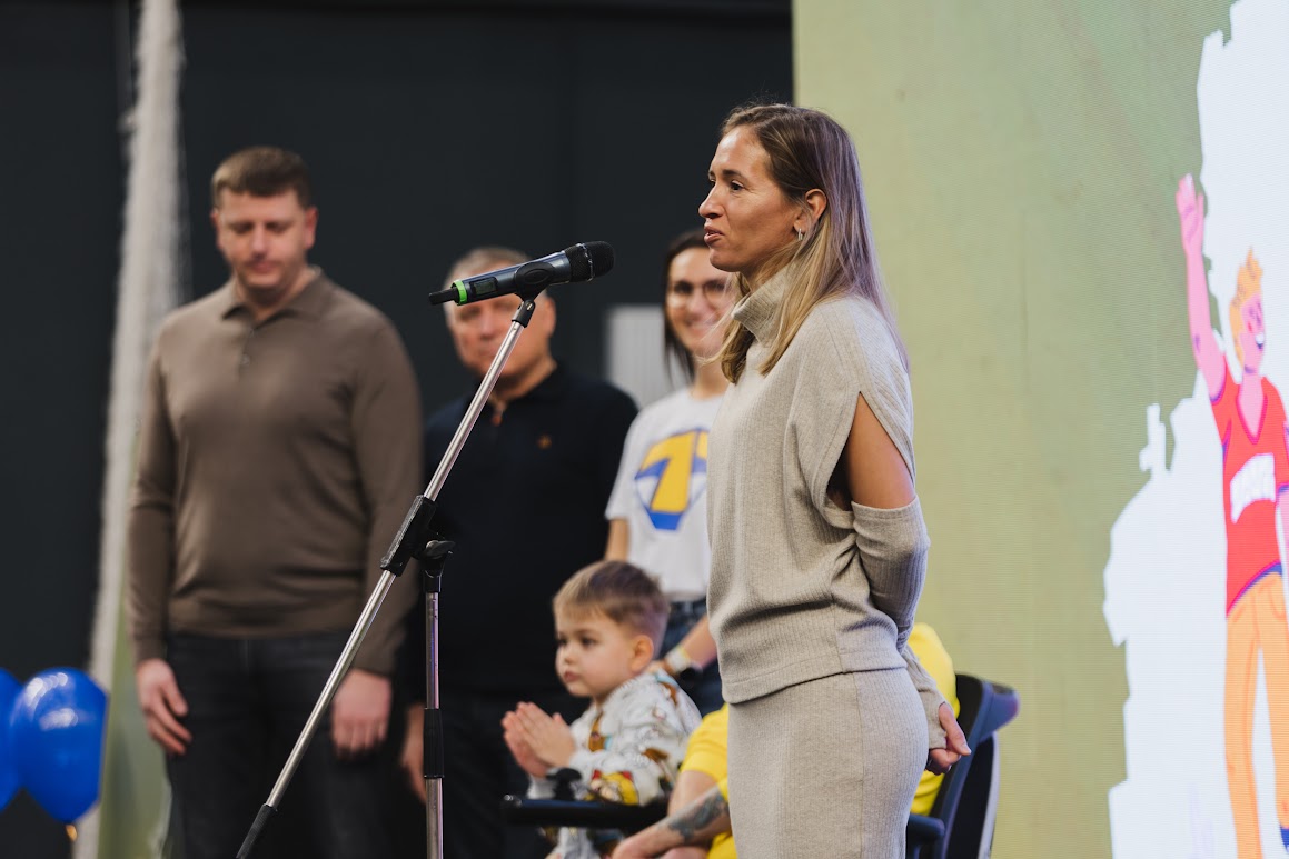 Підтримати та оцінити вміння учасників завітала паралімпійська чемпіонка Оксана Ботурчук