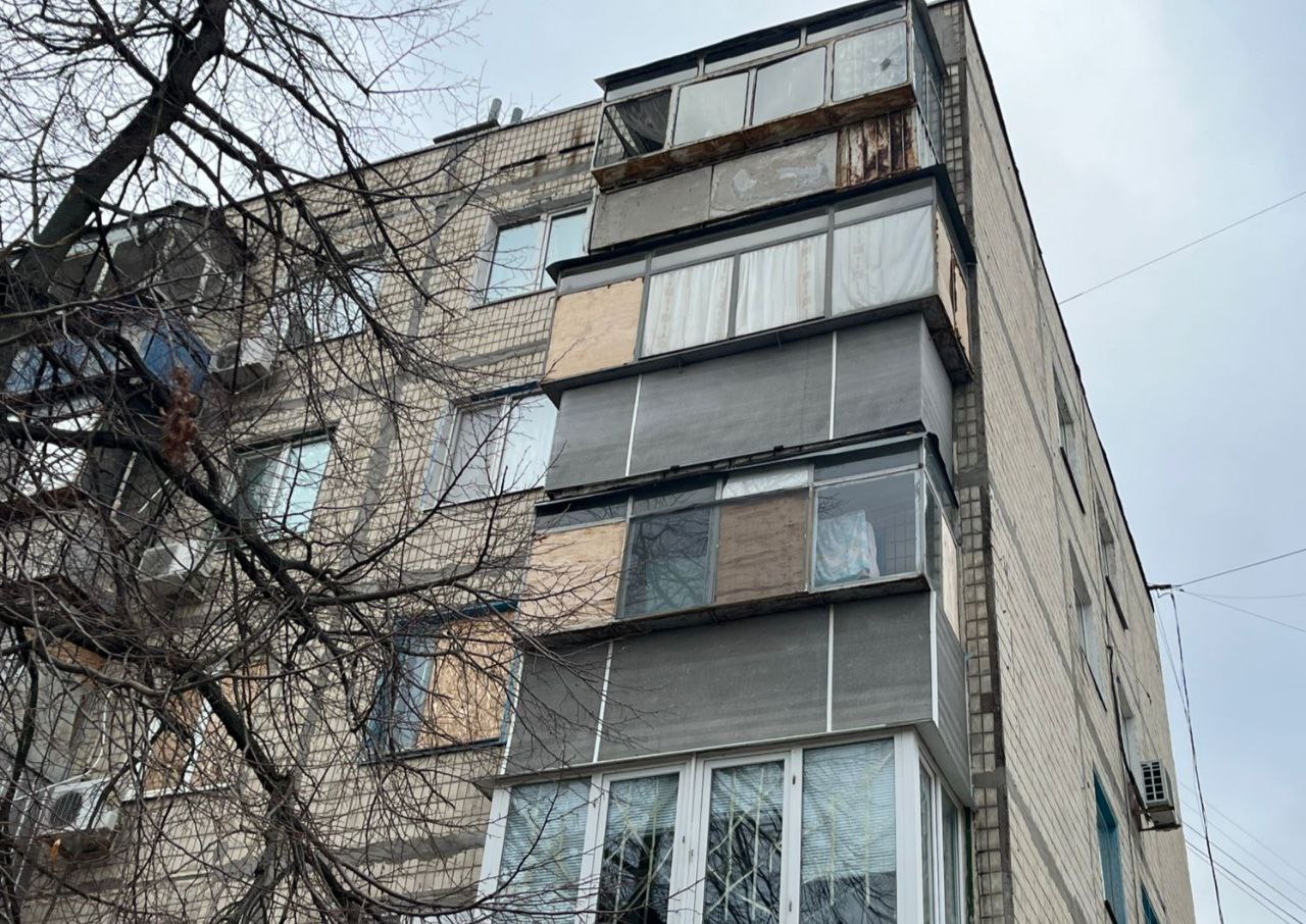 У багатоповерхівці побиті вікна