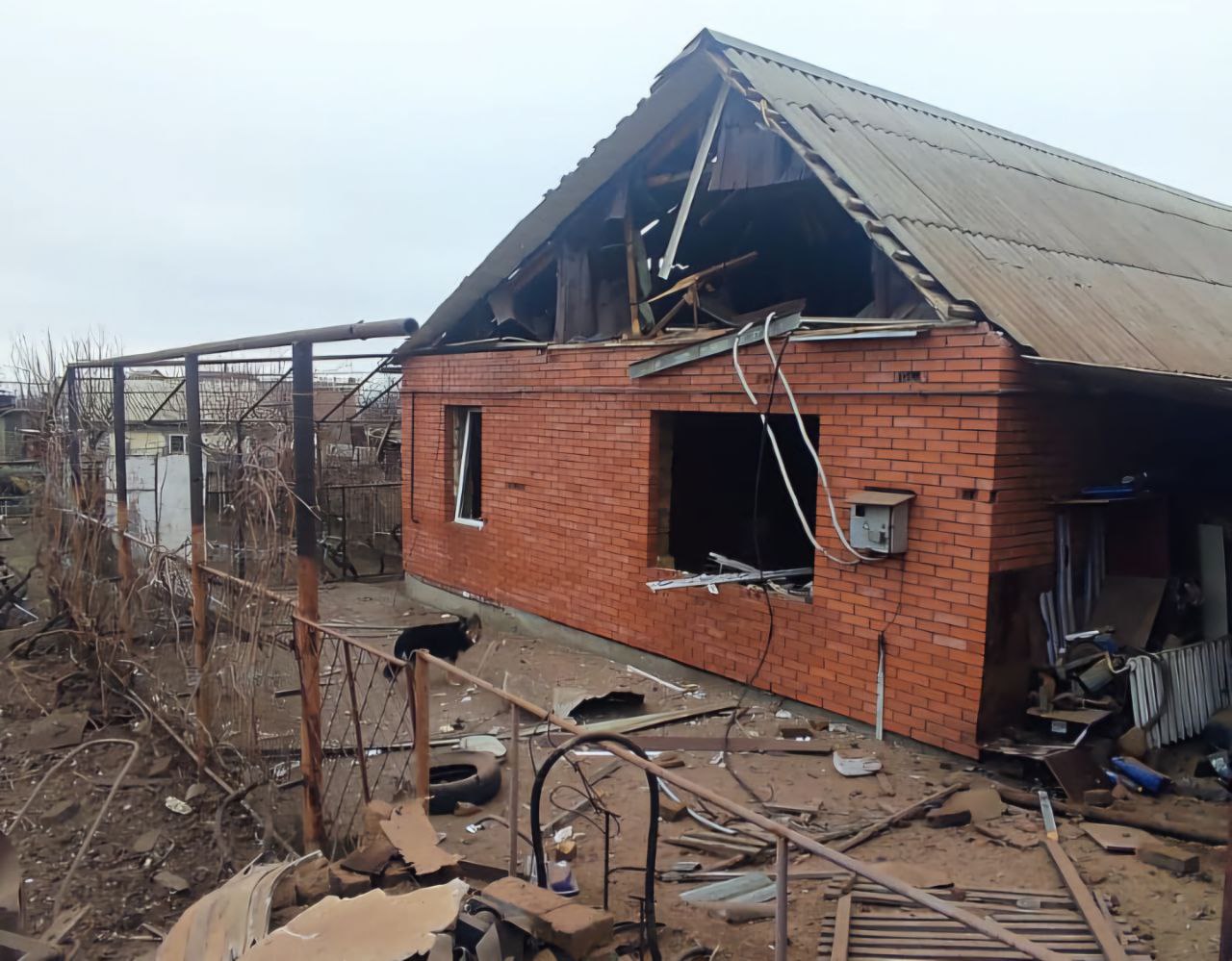 Понівечений будинок