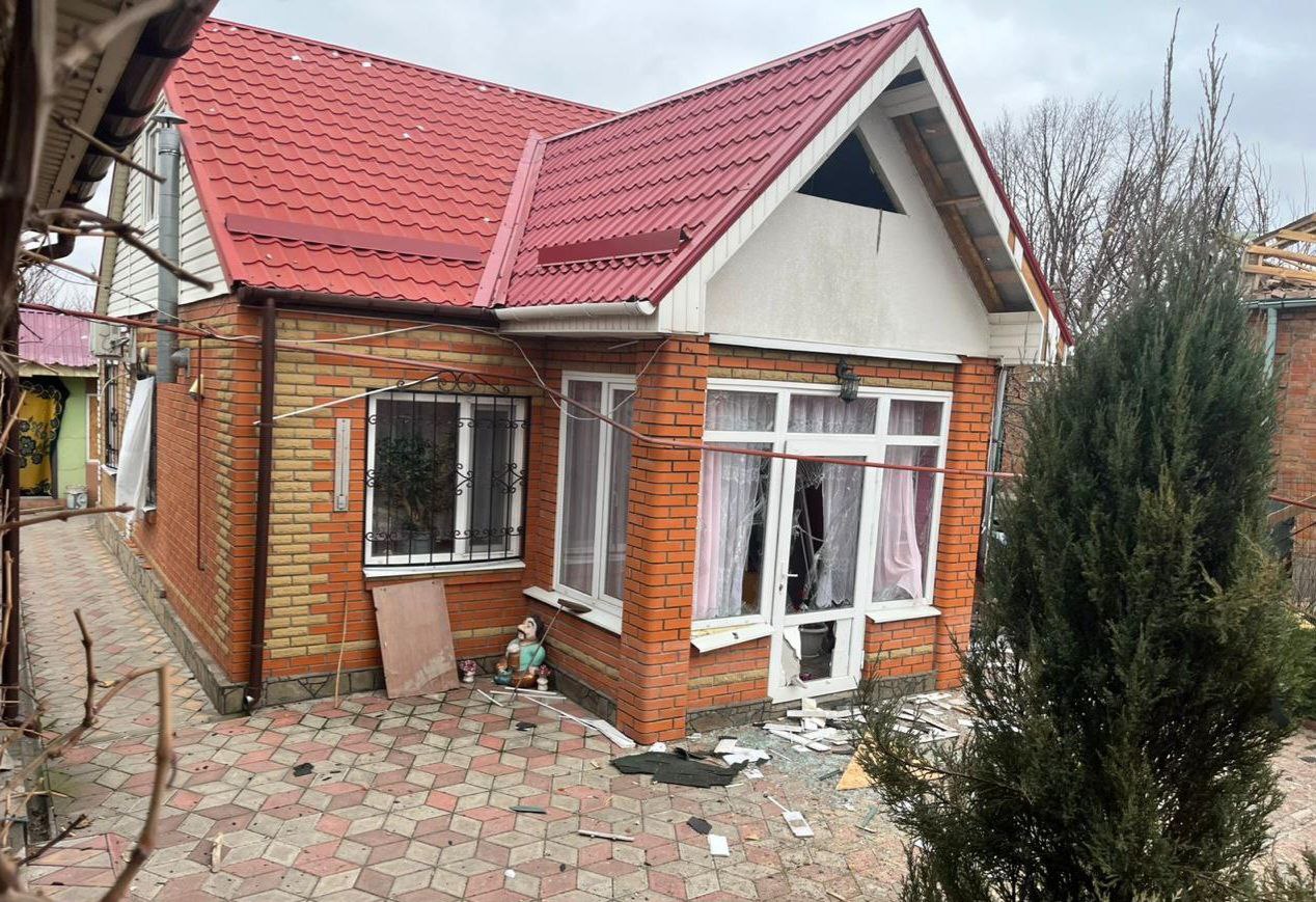 У приватному будинку вибиті вікна