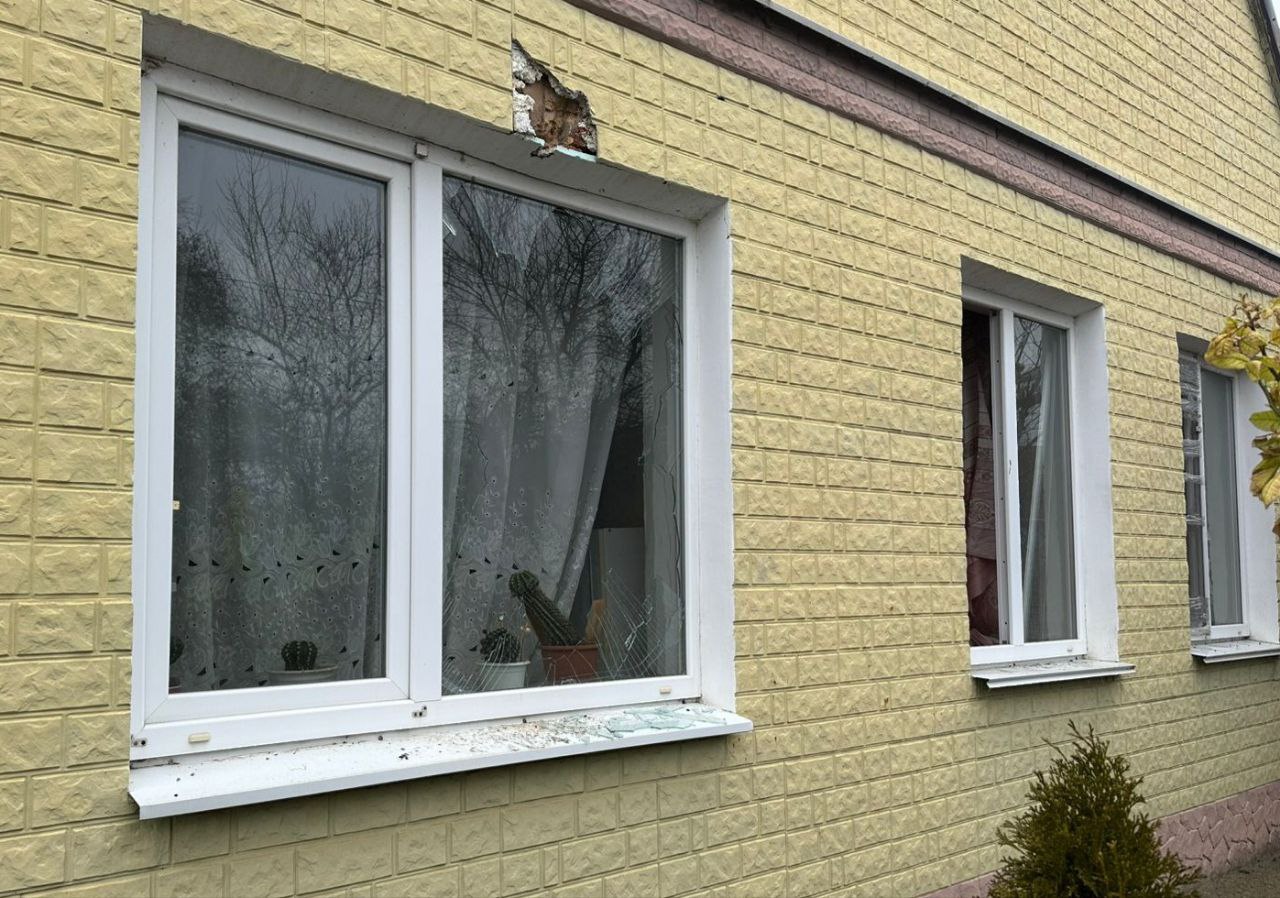 В оселі місцевих понівечений фасад