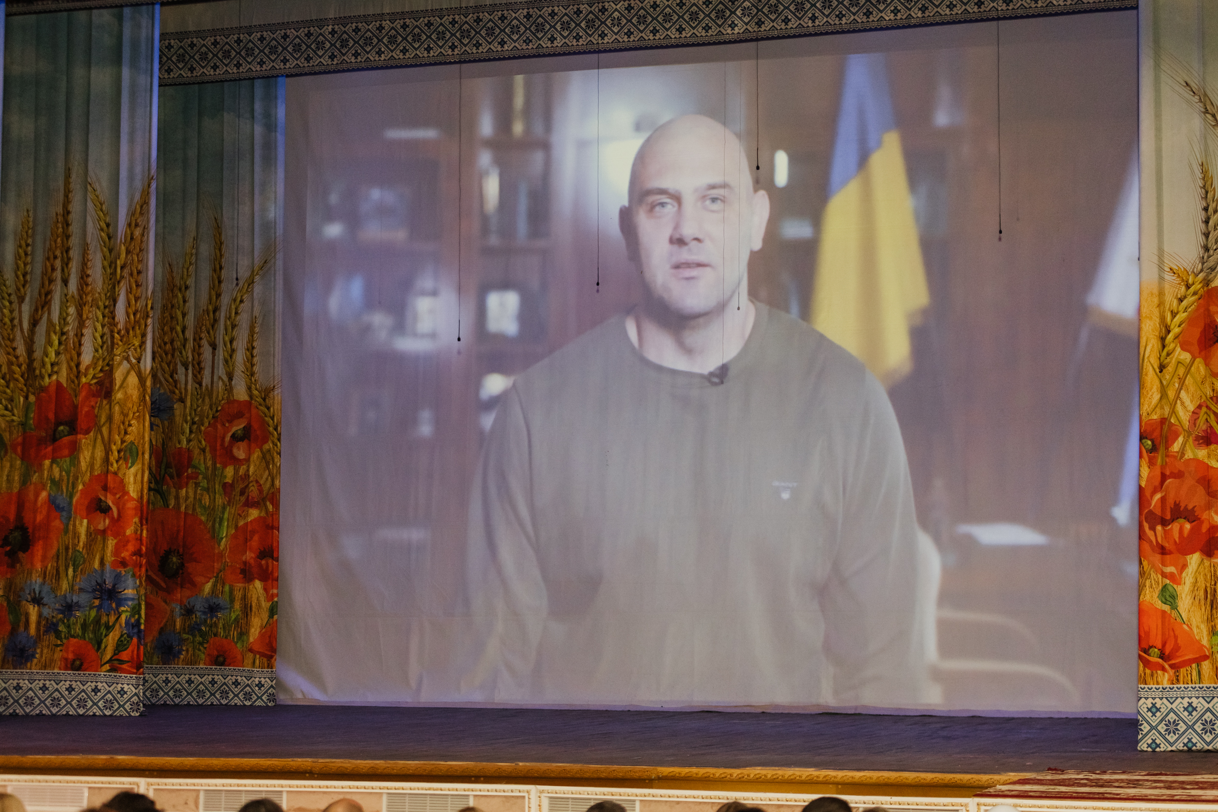 Зі сцени транслювали відео-привітання від очільника області Сергія Лисака