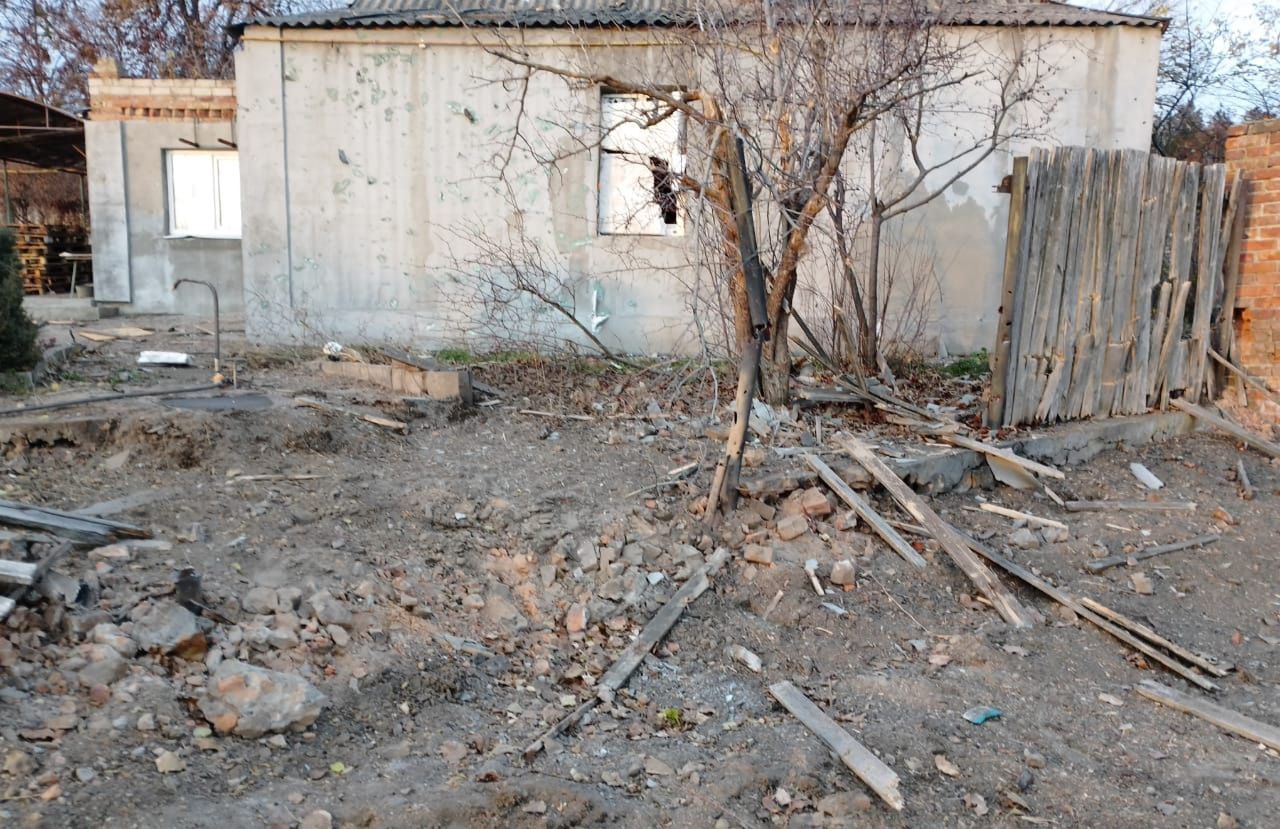 Подвір'я в уламках