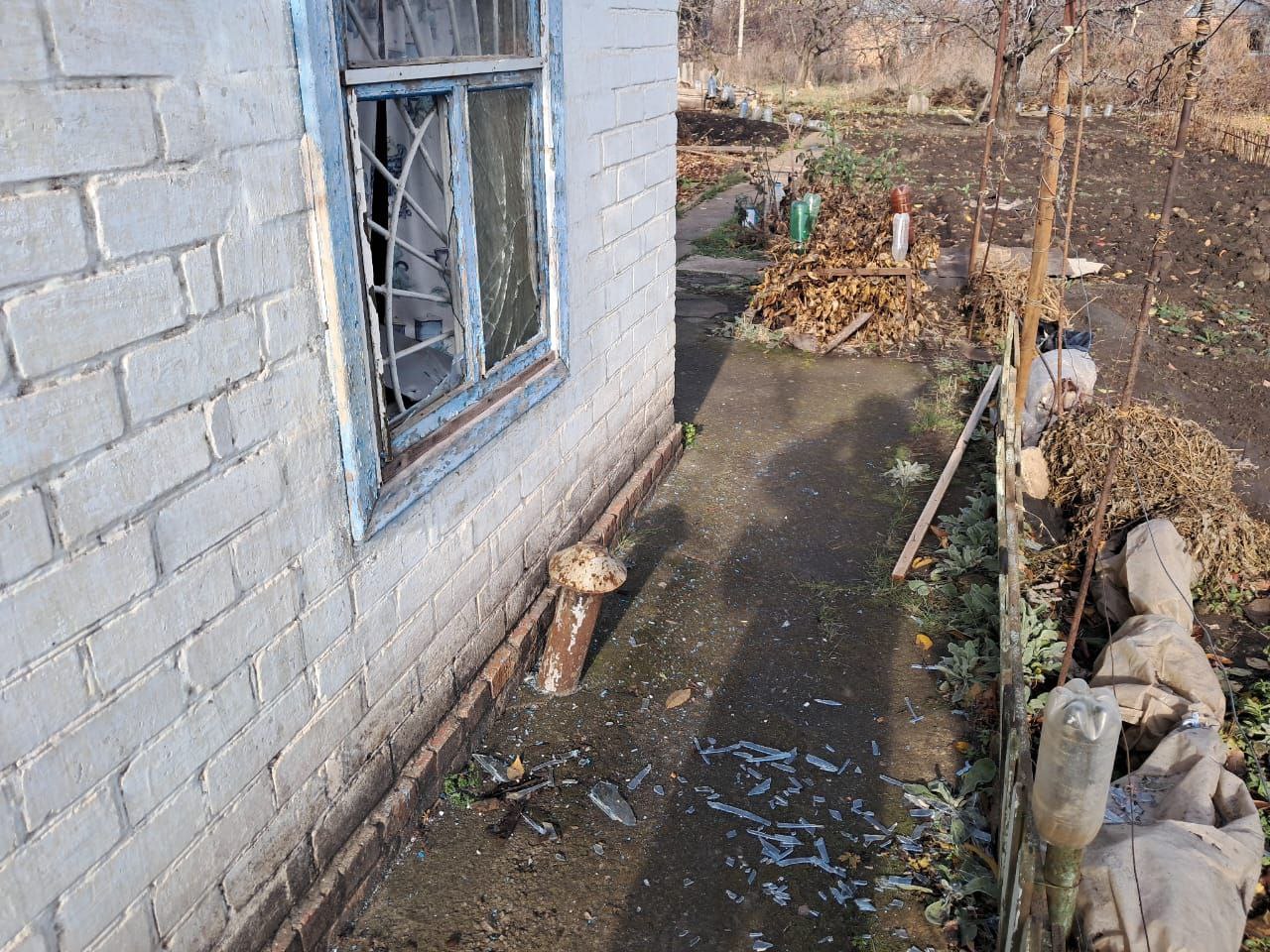 У приватному будинку розбите вікно