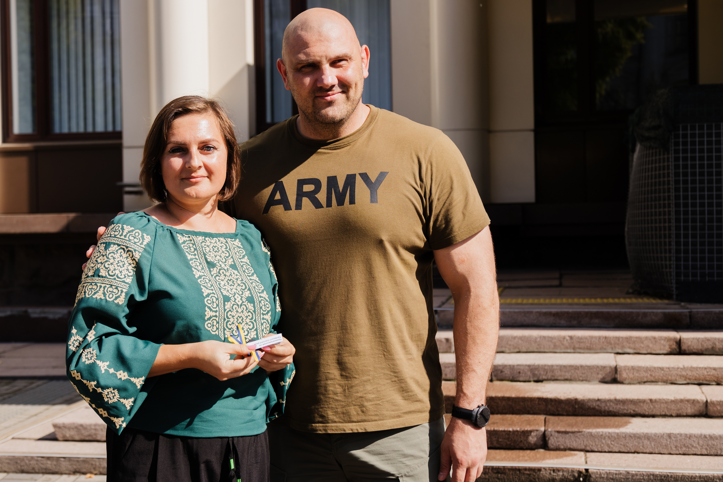 очільник області вручив ключі від машин