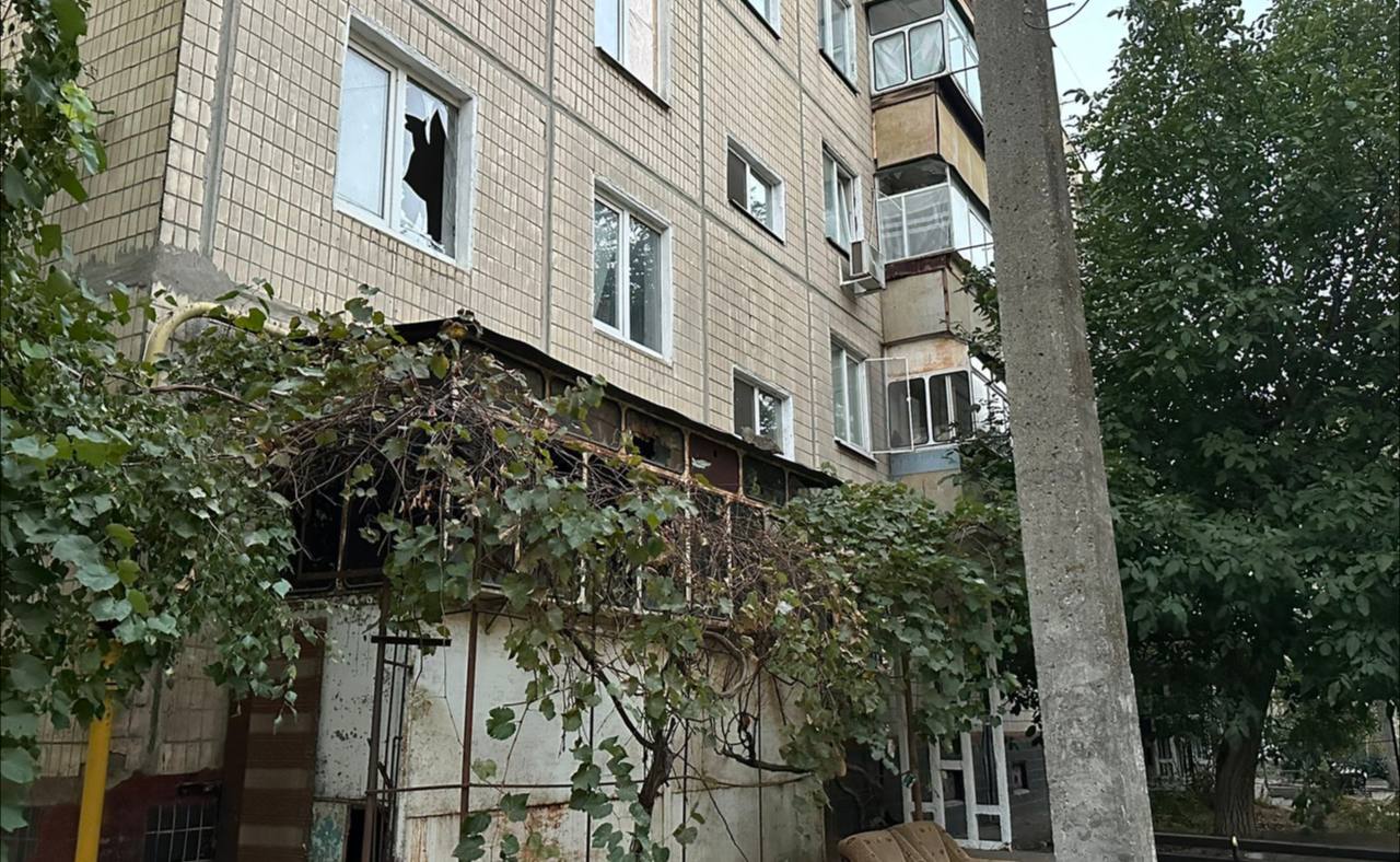 Вибиті вікна у пʼятиповерхівці