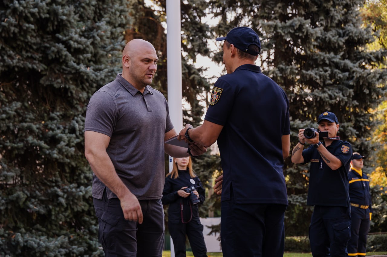 Вручення відзнак Сергієм Лисаком