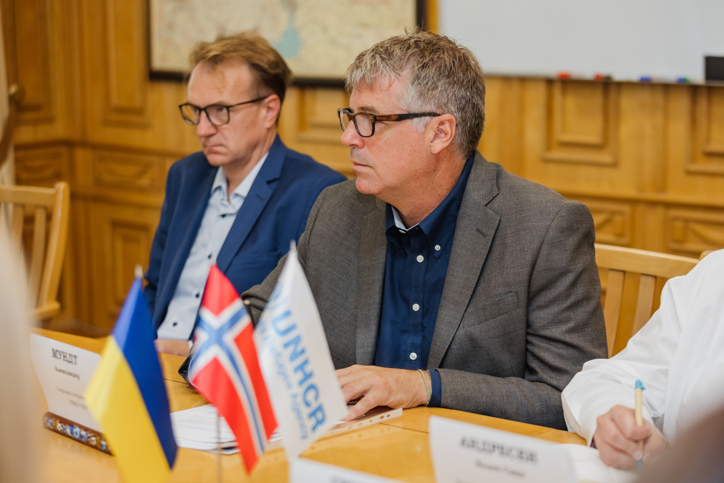 Представники міжнародної делегації