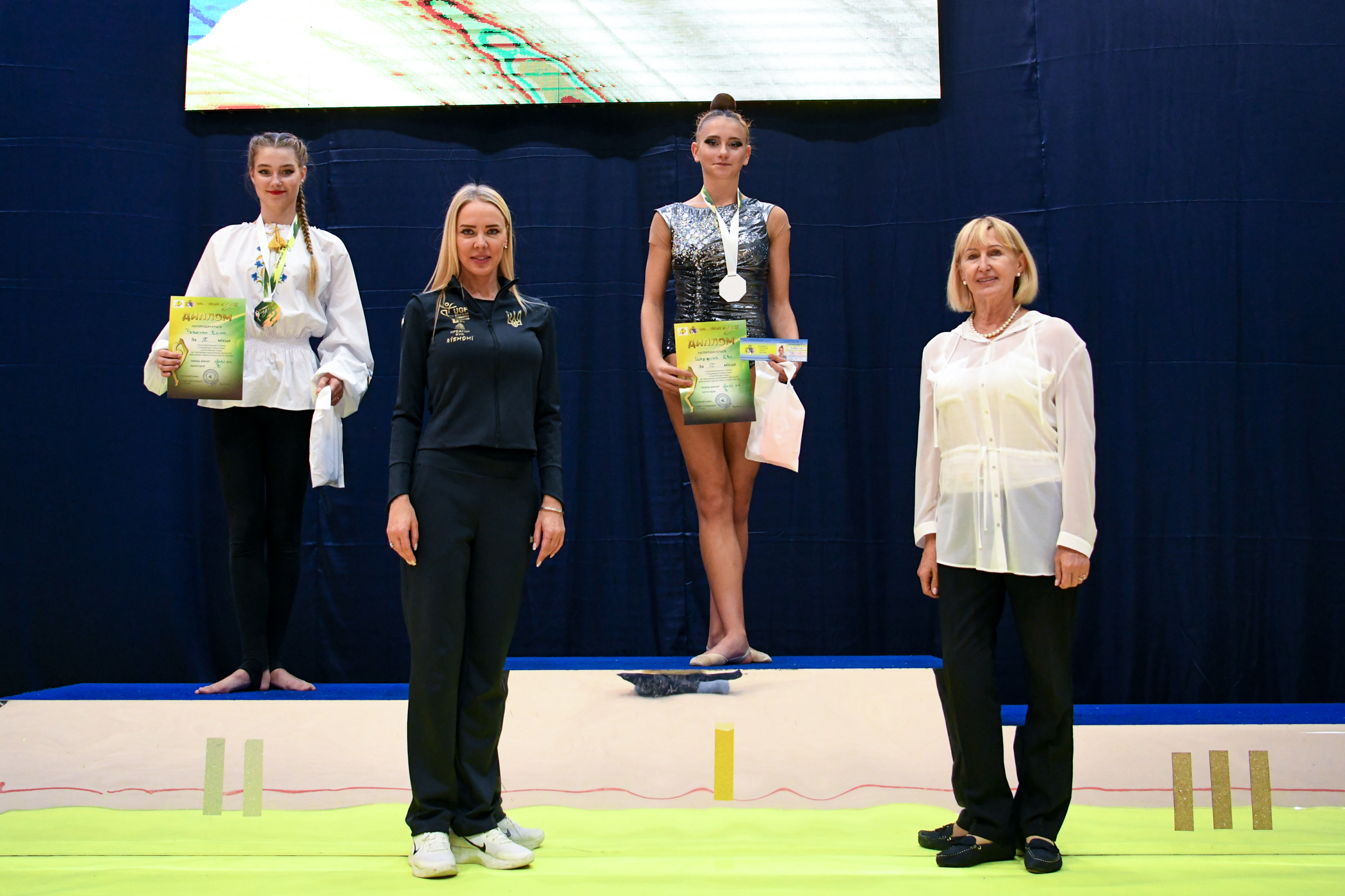 Переможниці на п'єдисталі пошани