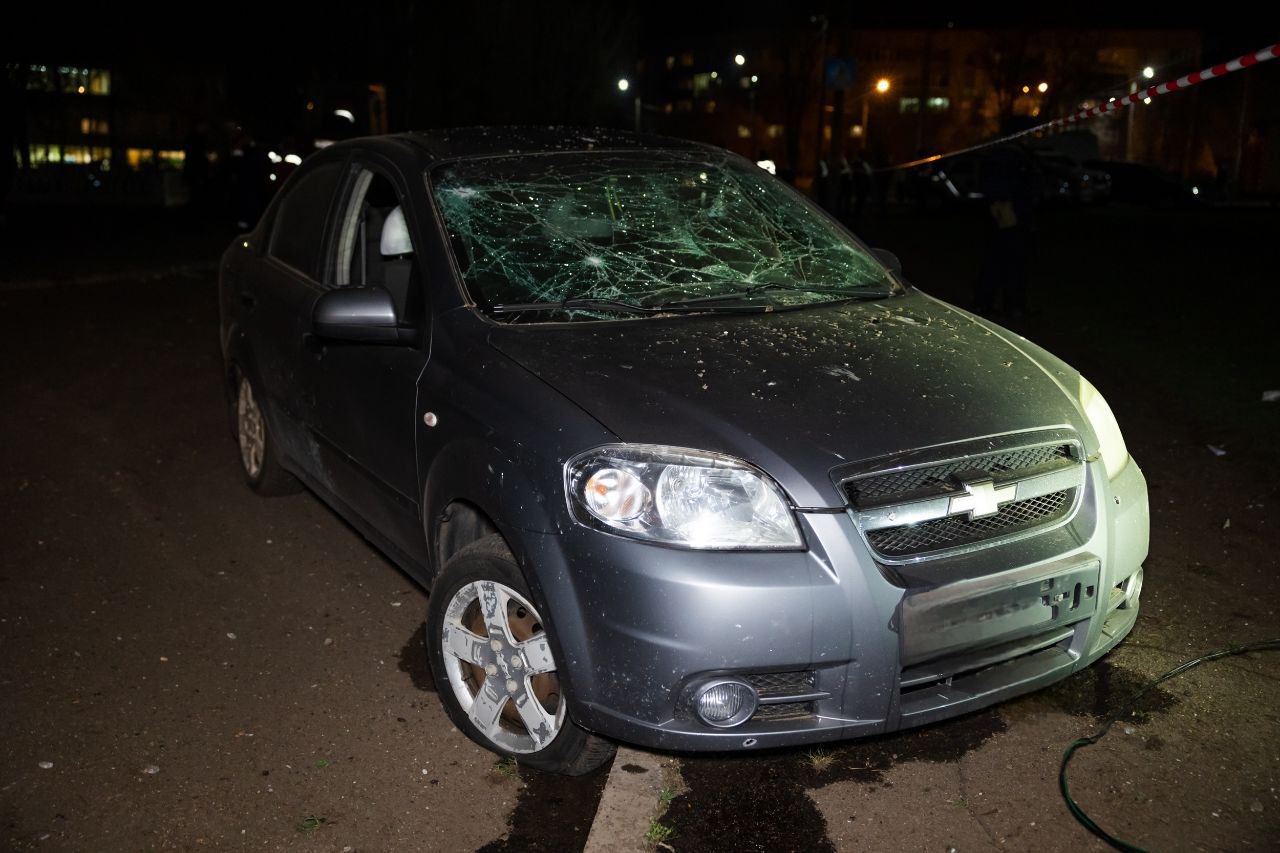 В легковику розбите лобове скло 