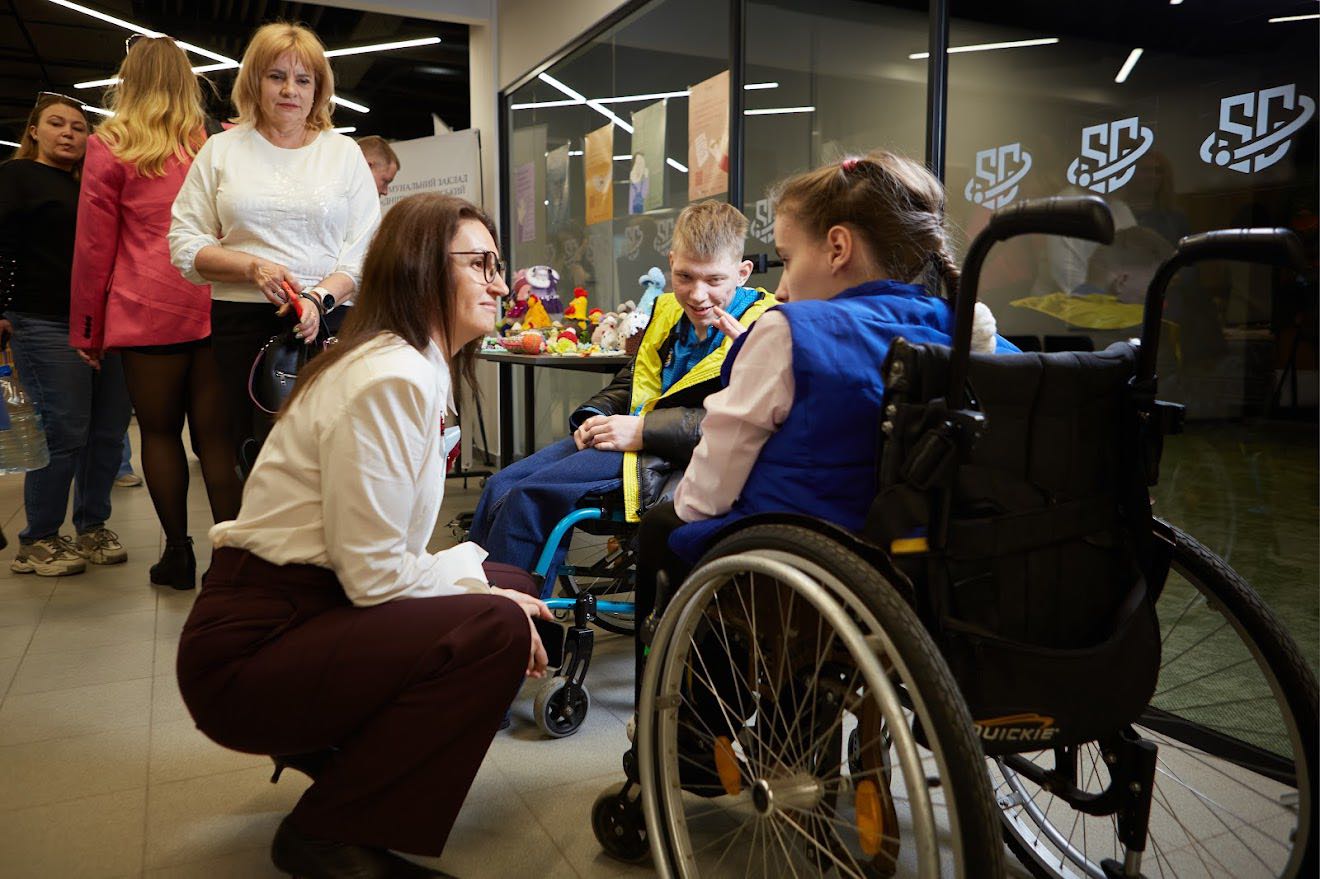 Заступник начальника Дніпропетровської ОВА Надія Задорожна поспілкувалась з дітьми з інвалідністю