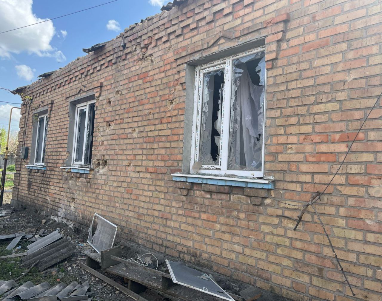 У приватному будинку повилітали вікна