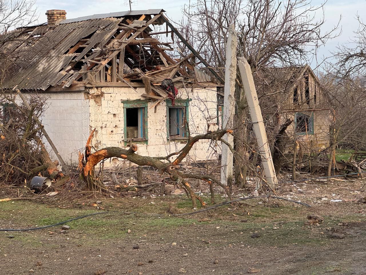 Дві потрощені приватні оселі на Синельниківщині