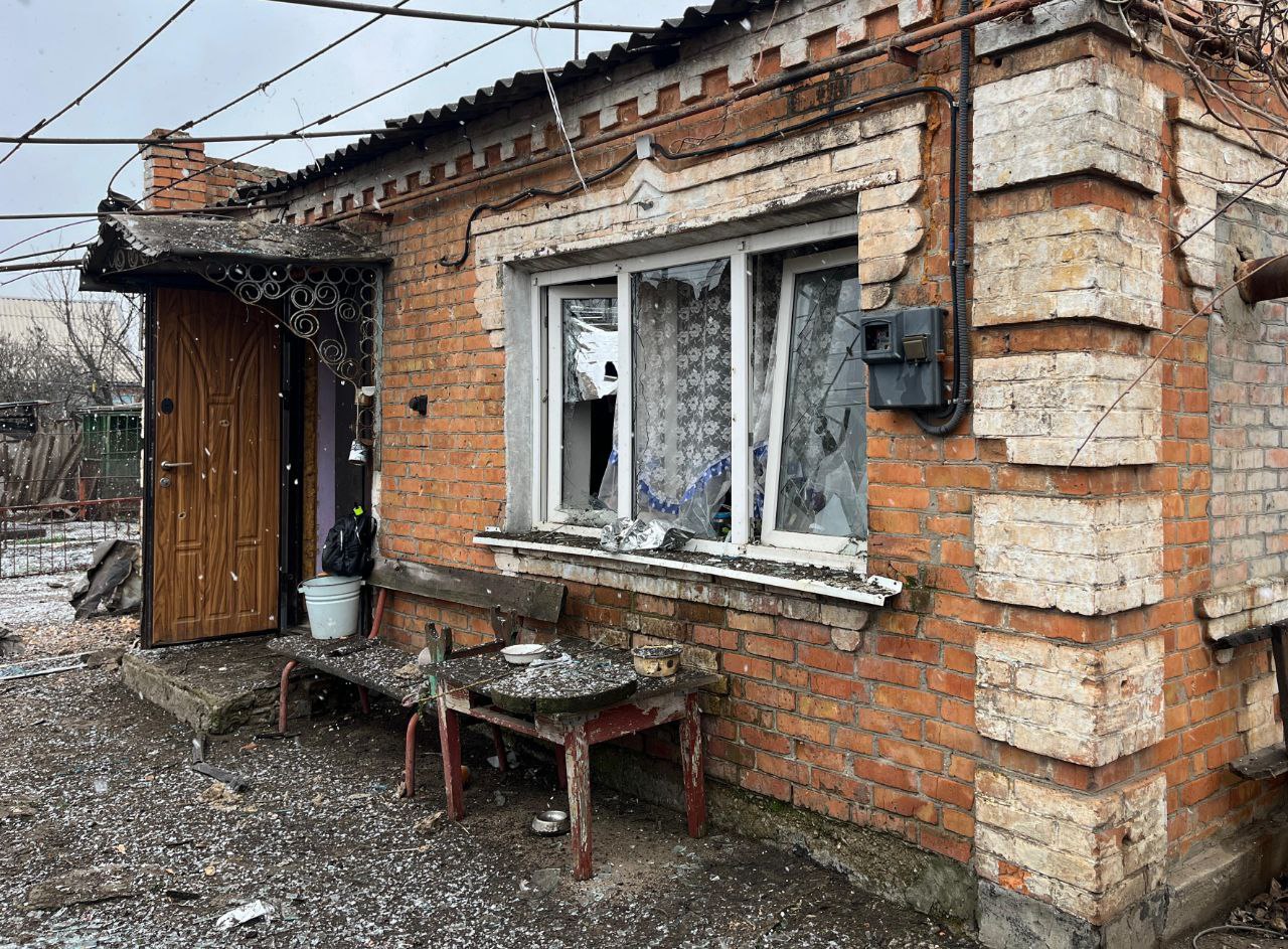 У приватному будинку потрощене вікно