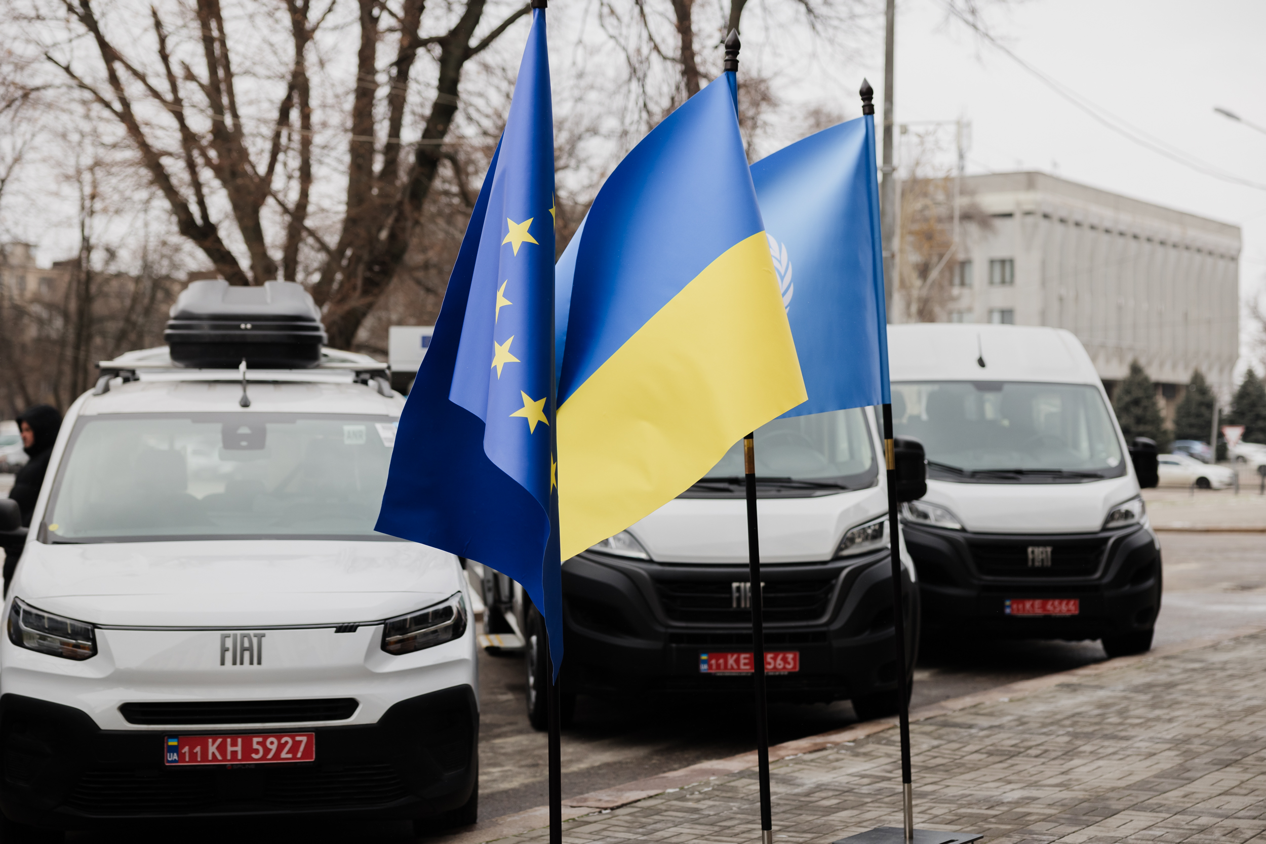 Прапори України, ЄС та ПРООН