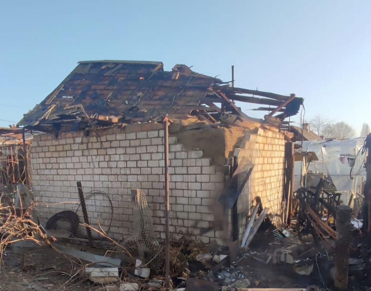 Господарська споруда, понівечена вогнем