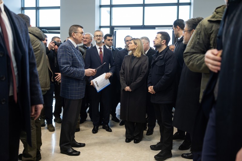 Володимир та Олена Зеленські на відкриті посольства