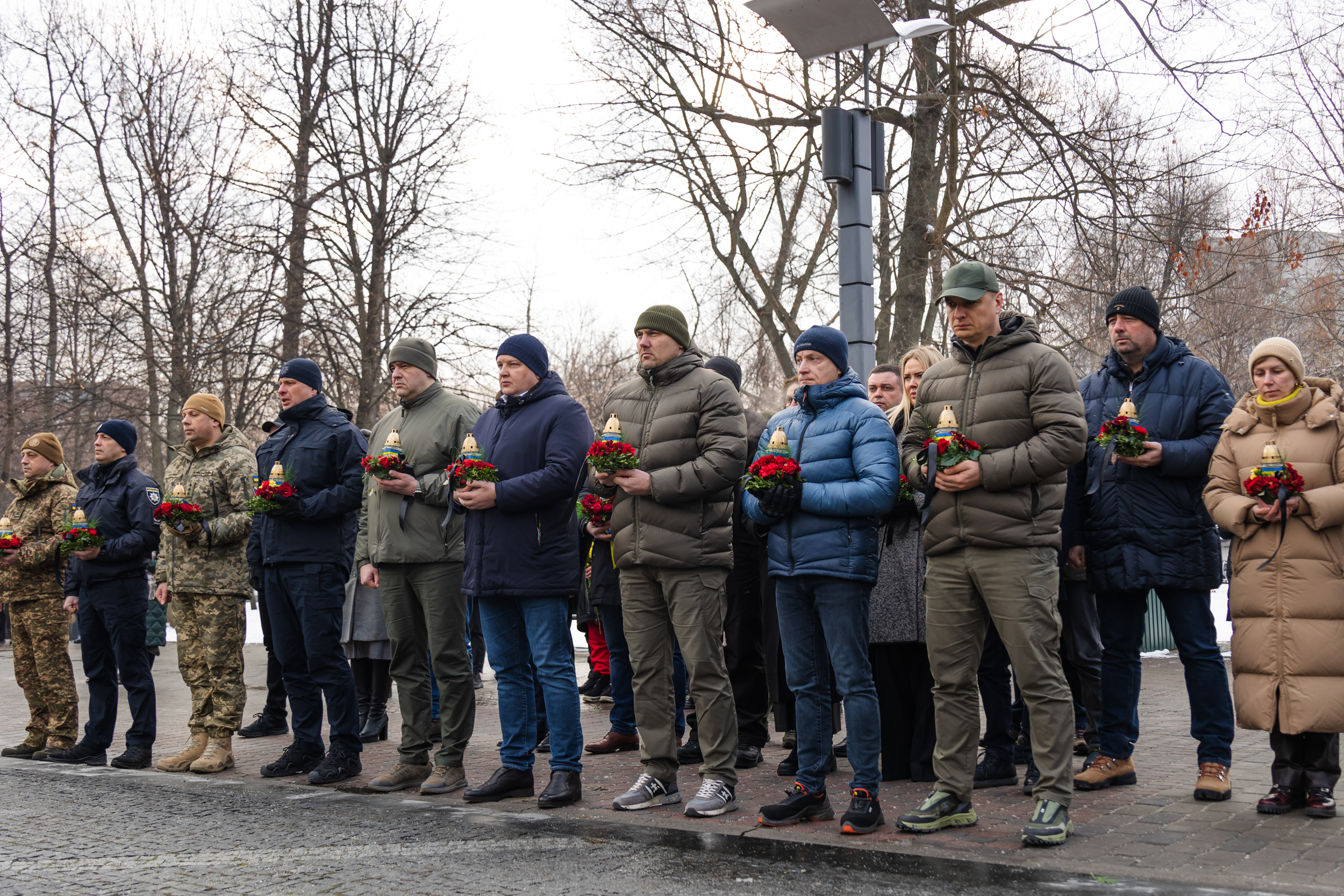 Учасники вшанування пам’яті Героїв Небесної Сотні
