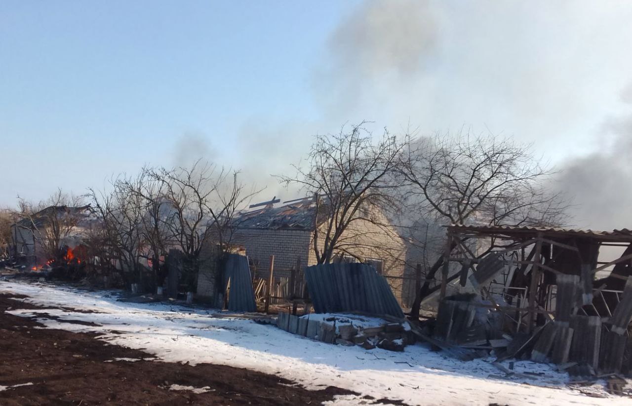 Покоджені через ворожу атаку приватні оселі на Синельниківщині