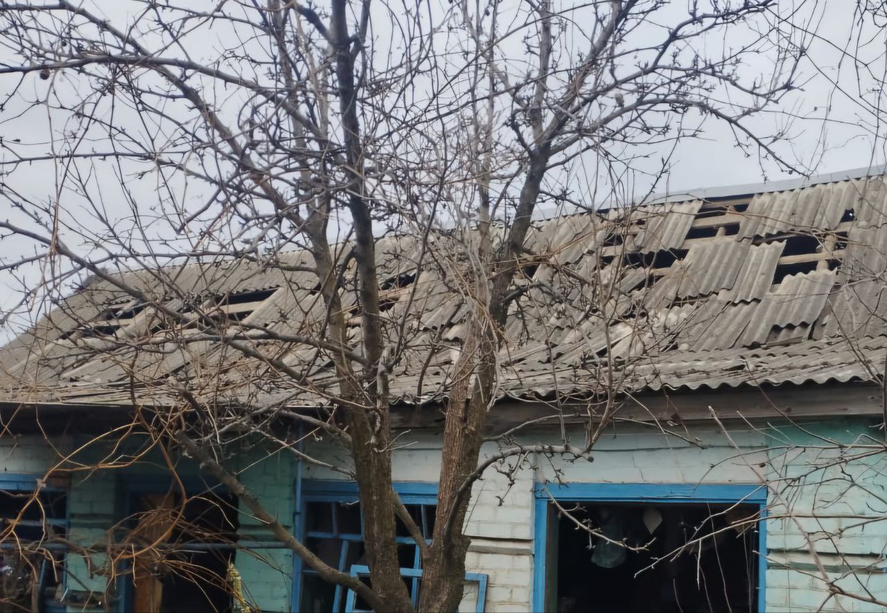 У приватній оселі на Синельниківщині потрощена покрівля