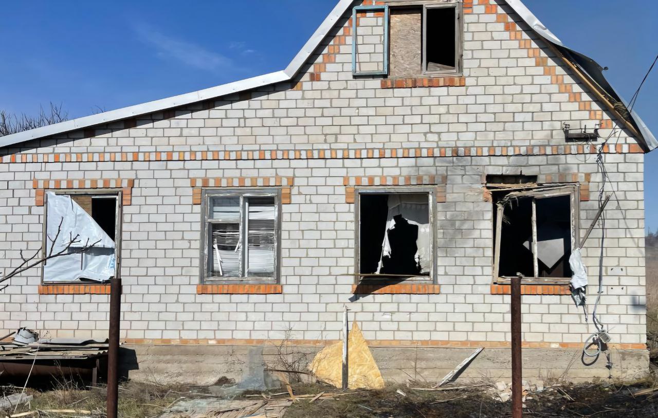 У приватній оселі побиті вікна 