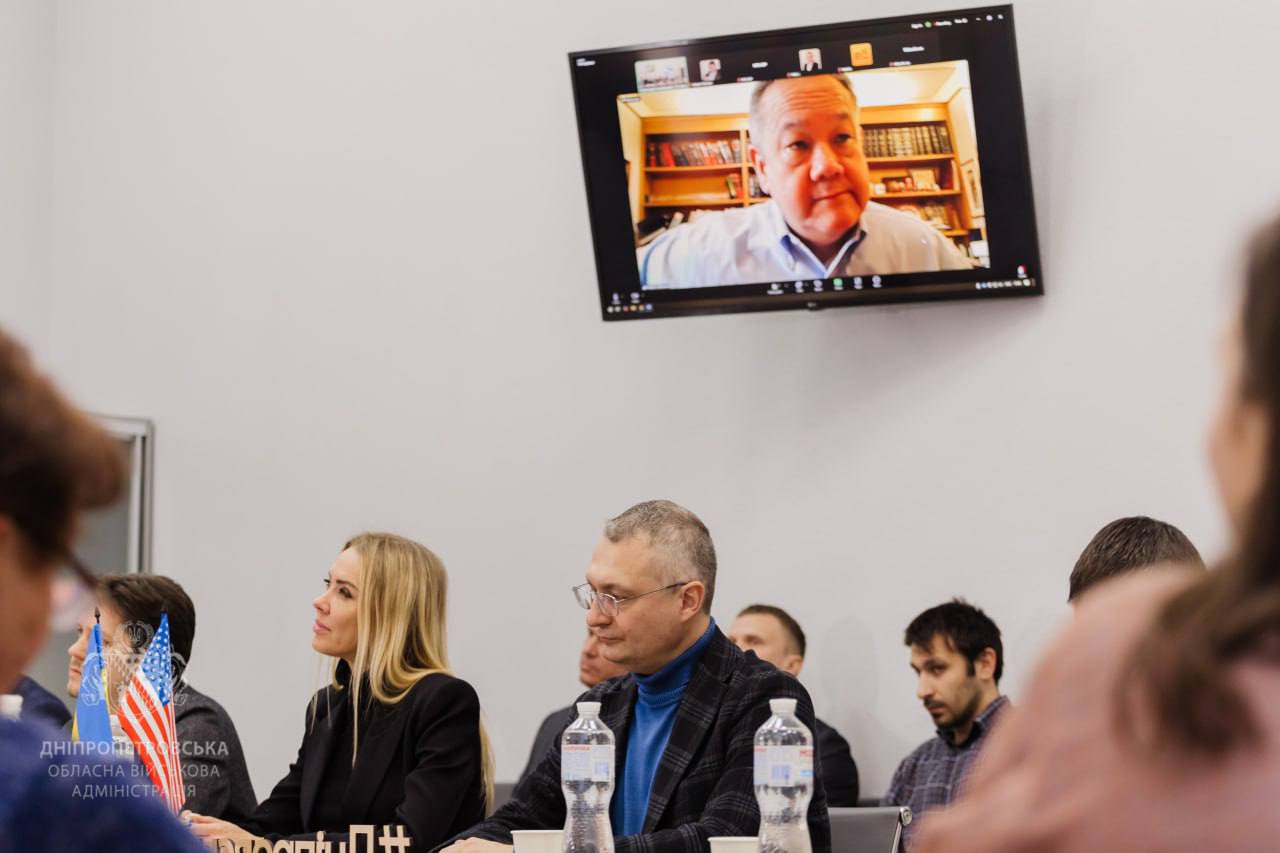 Онлайн спілкування з американським професором