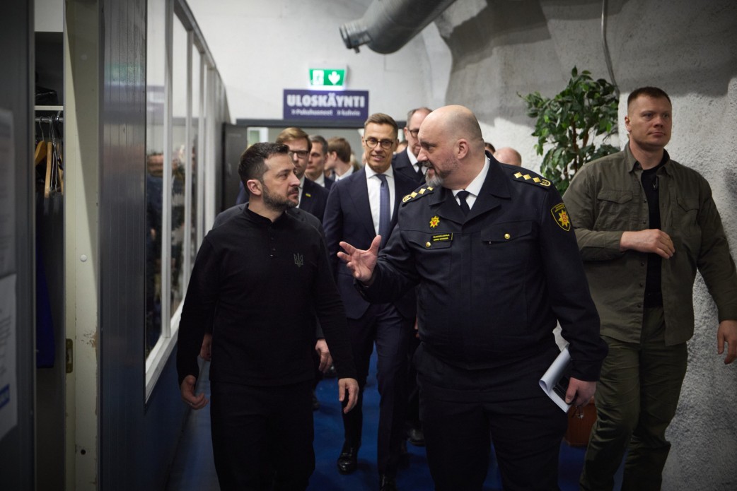 Глава держави та представники делегаціх Фінляндії