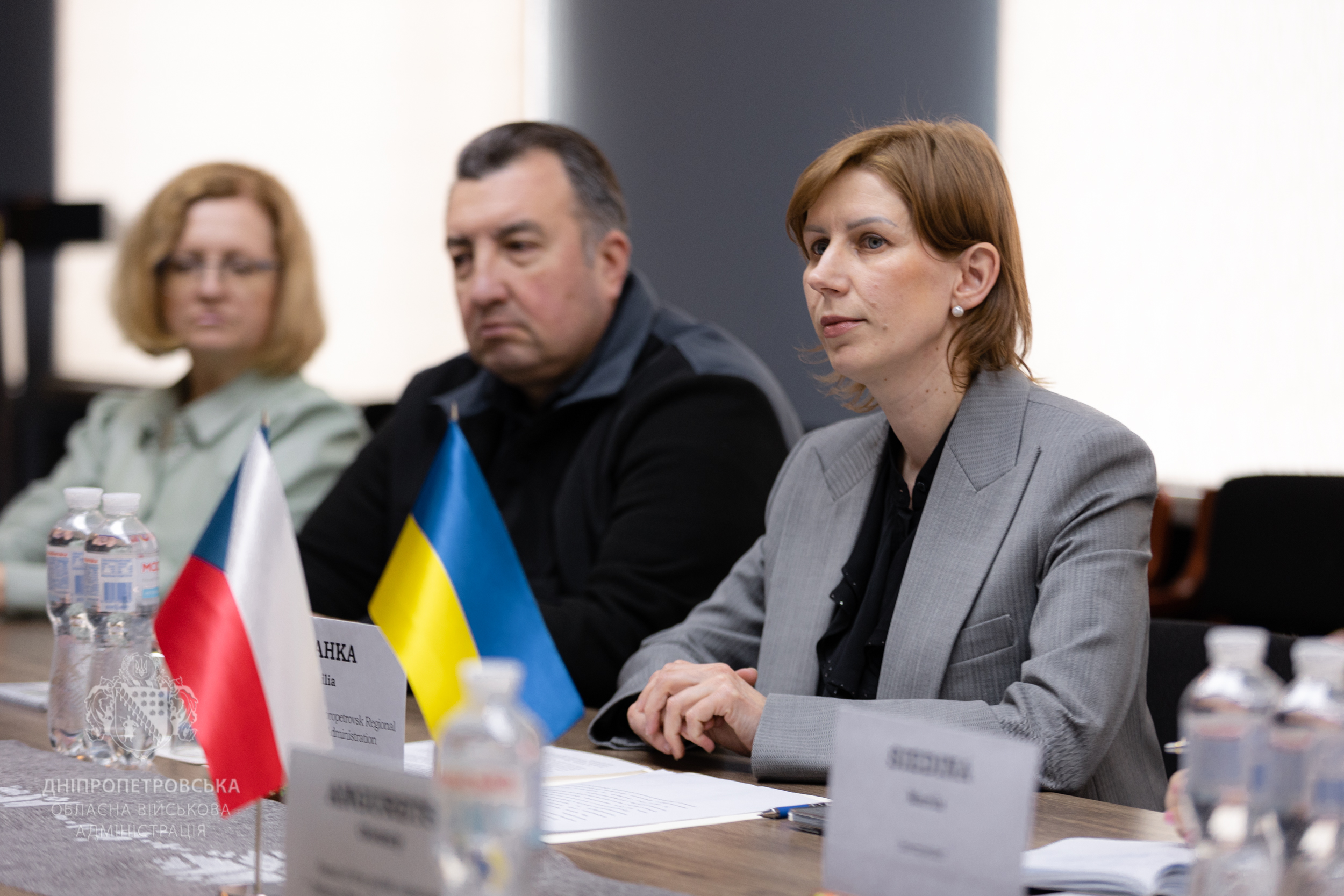 Заступник начальника Дніпропетровської ОВА Лілія Мягка і представники департаменту екології