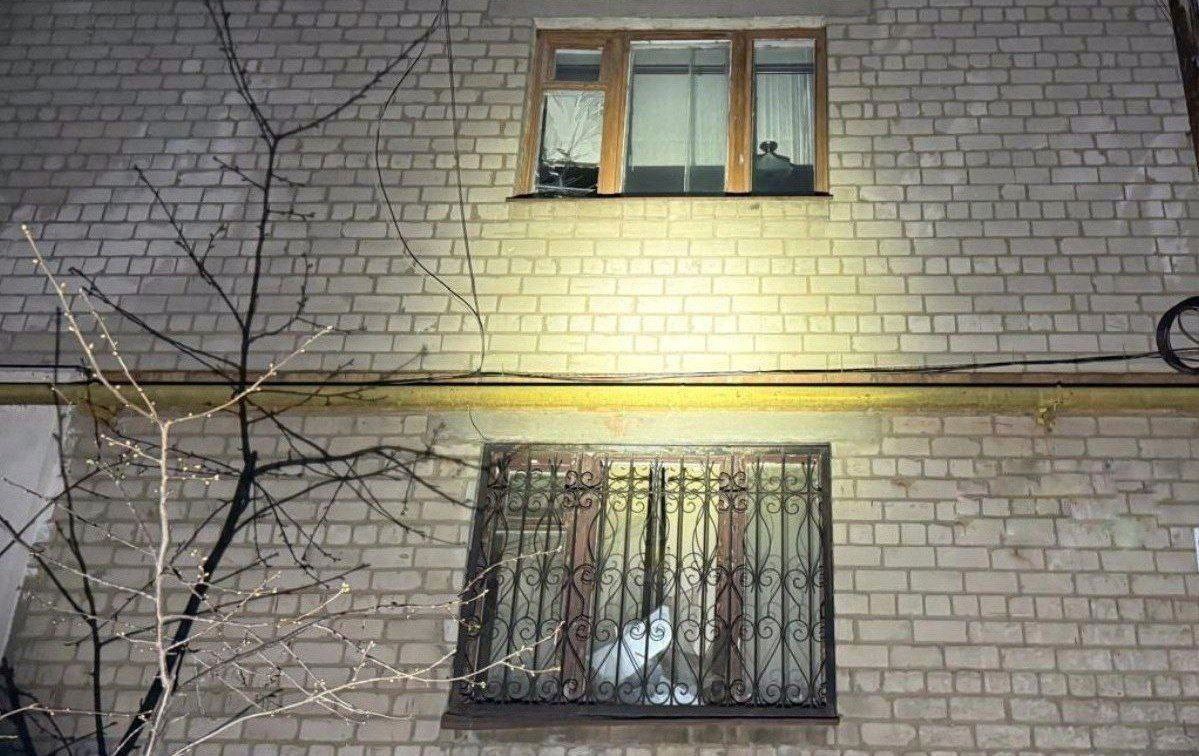 У будинку на Нікопольщині побиті вікна