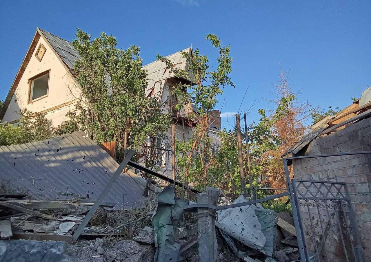 Потрощений паркан 