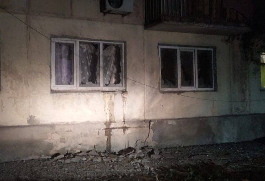 У квартирах потрощені вікна.