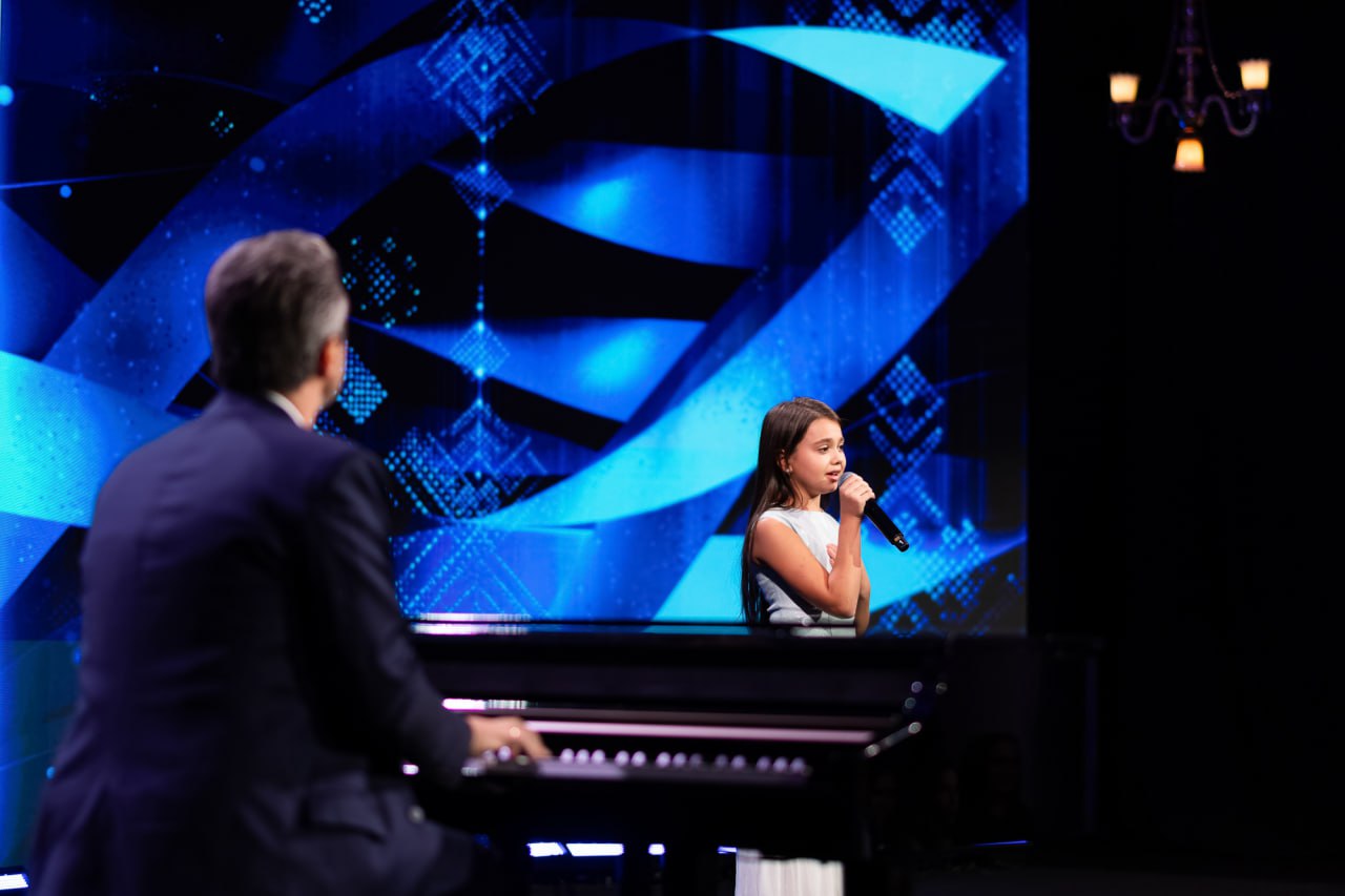 Для присутніх влаштували концерт. 