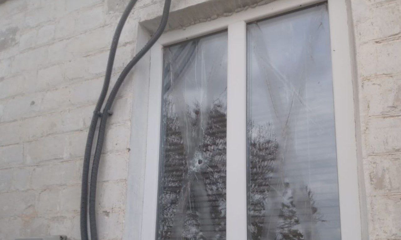 Побите вікно.