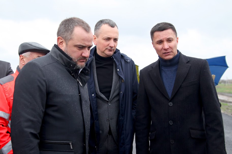 Цією дорогою можна буде об’їздити Лобойківку, Петриківку, Китайгород та Царичанку.