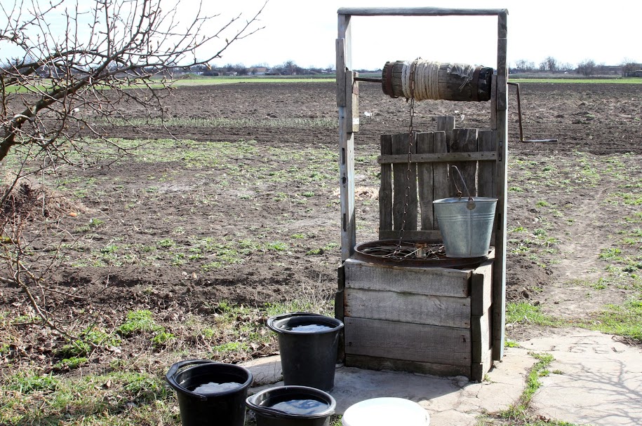 Централізованого водопостачання в селі Велика Костромка ніколи не було