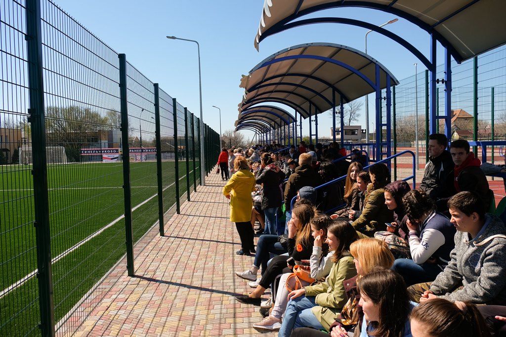 На новій спортивній базі – трибуна для майже 200 вболівальників