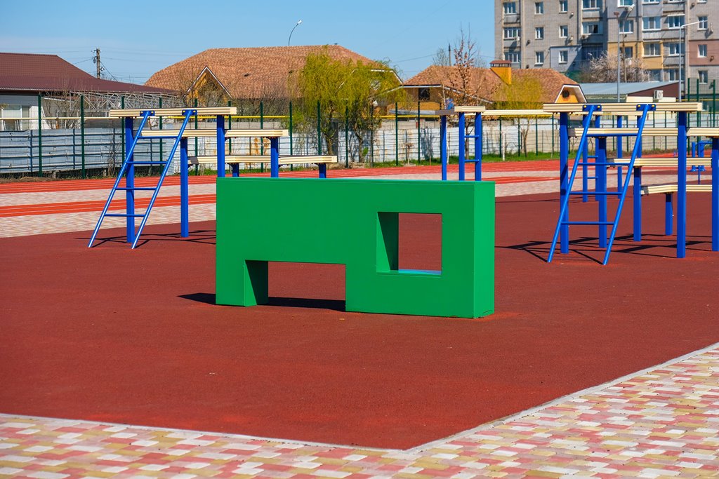 …сучасна воркаут-зона,