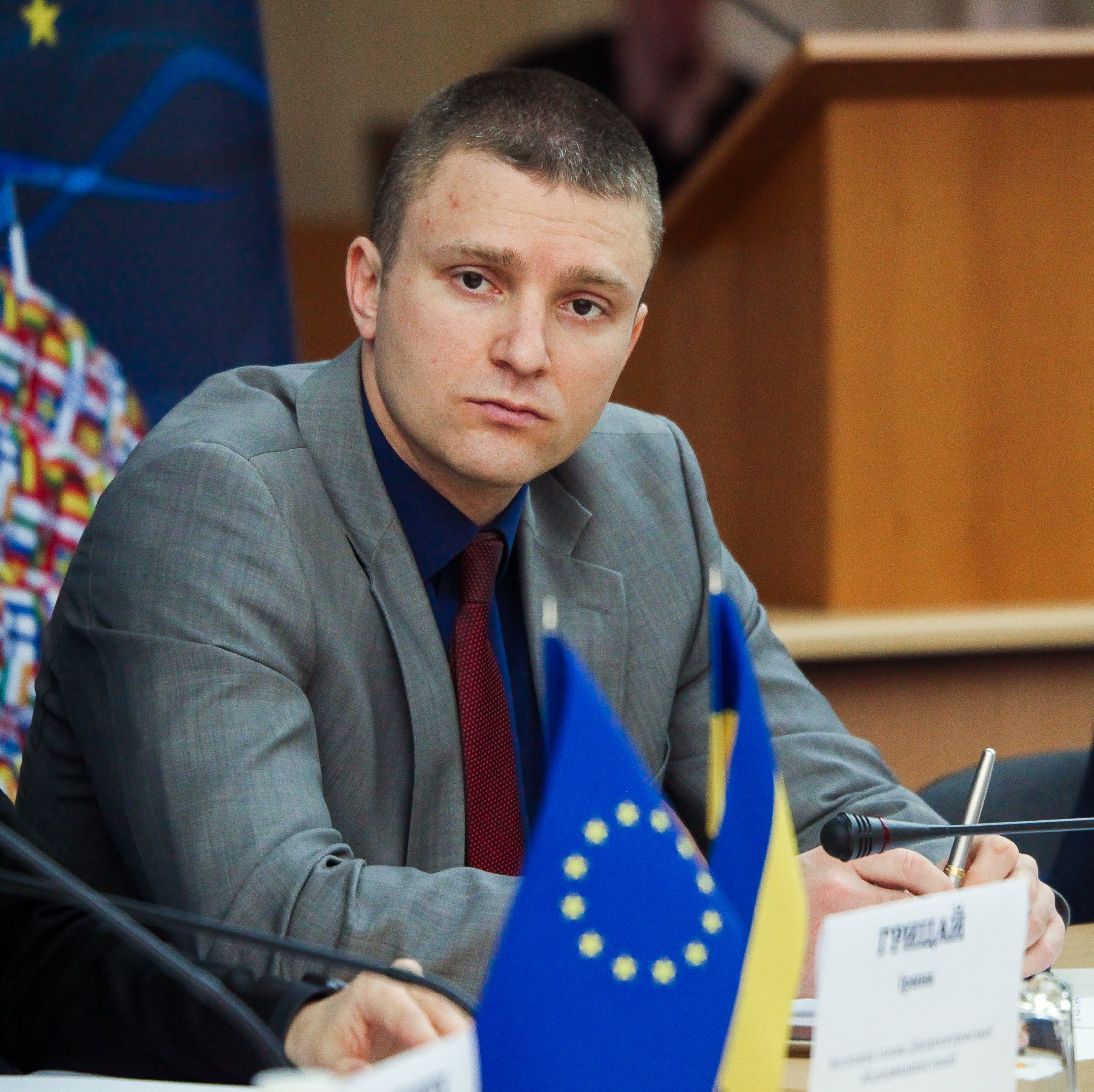 «Ключові програми ЄС – у різних сферах, і це сотні мільйонів євро. Це потужний ресурс, який маємо використовувати як для розвитку бізнесу, так і для розвитку освіти», – зазначив Віталій Литвин.