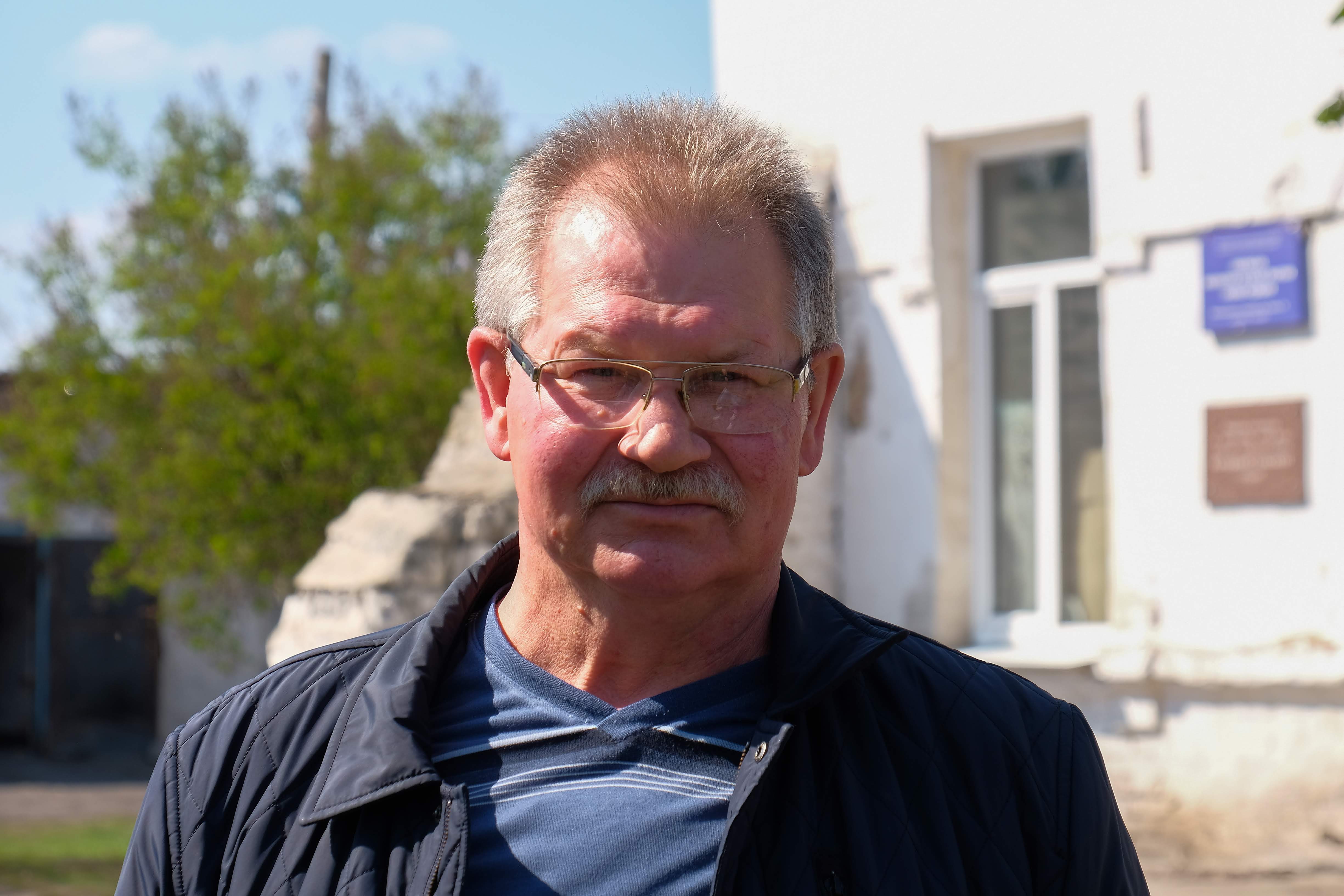 «Якщо є змога звести нову амбулаторію, таку ініціативу вітаємо. Буде комфортно і медпрацівникам, і жителям. Все ж таки краще прийти у пристойну медустанову, ніж у стару, аварійну», – розповів Микола Шило. 