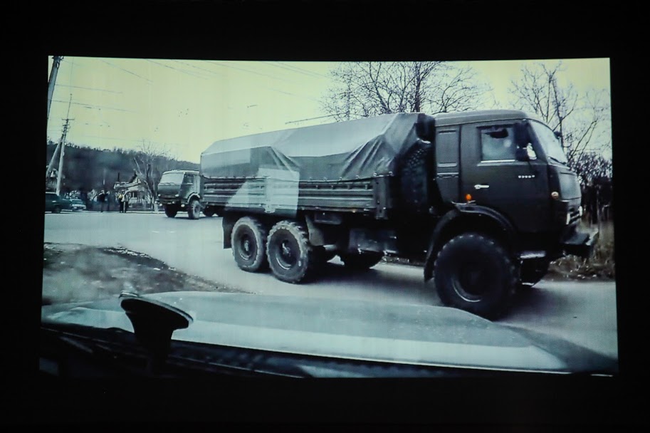 У стрічці - унікальні відеокадри та інтерв’ю з учасниками подій.