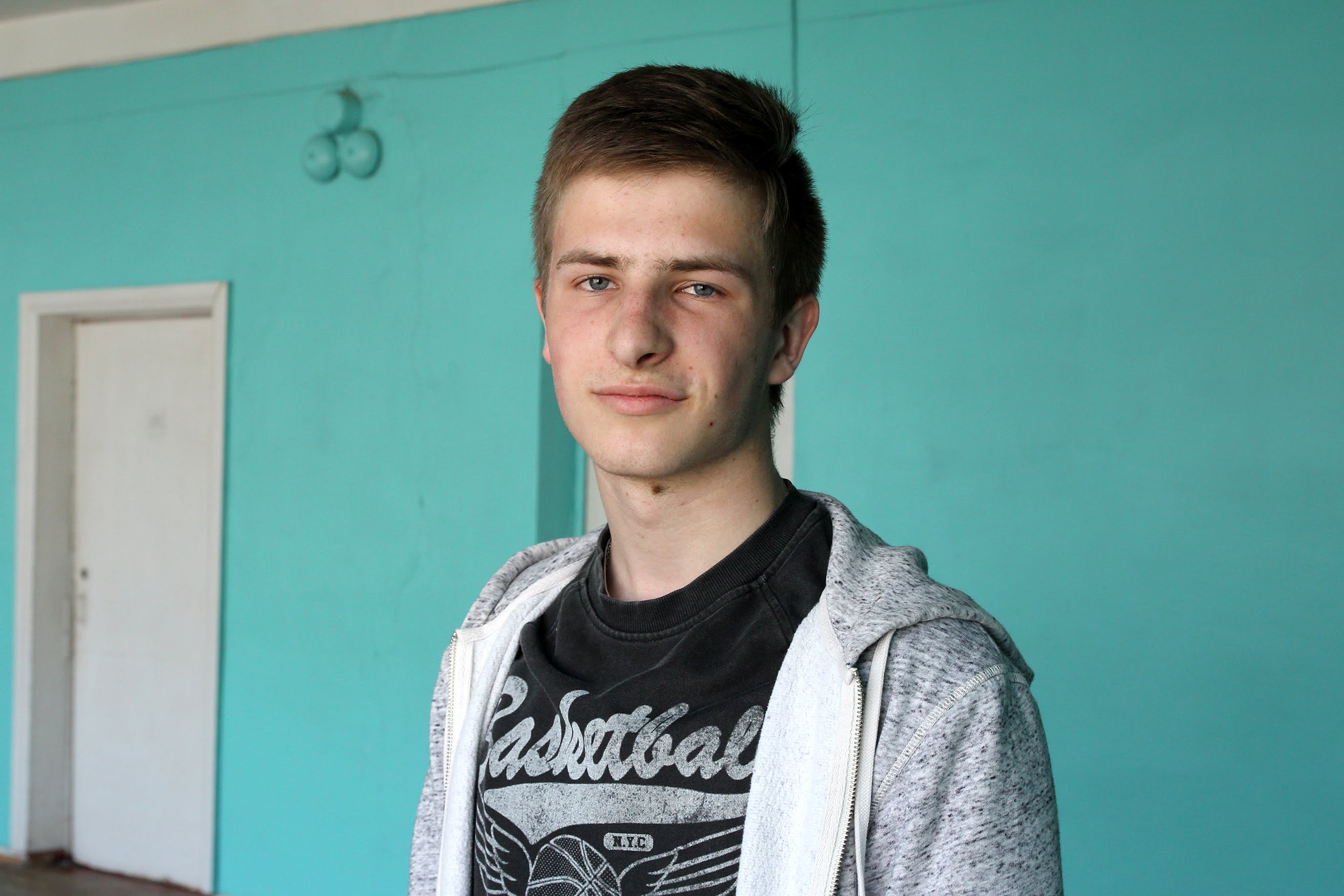 «Я закінчую школу в цьому році, але планую навідуватися сюди час від часу. Хочу прийти незабаром і побачити, що моя школа змінилася повністю», – одинадцятикласник Микита Горловий