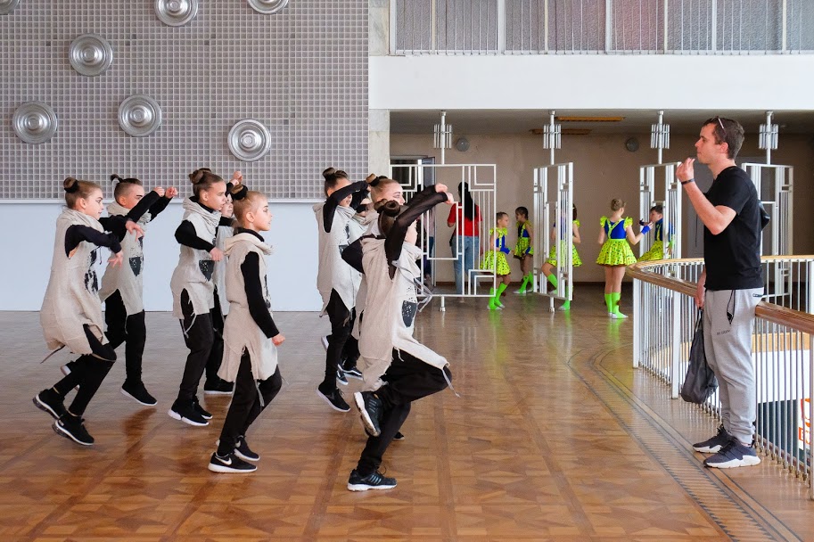 До виступів готуються просто в коридорі