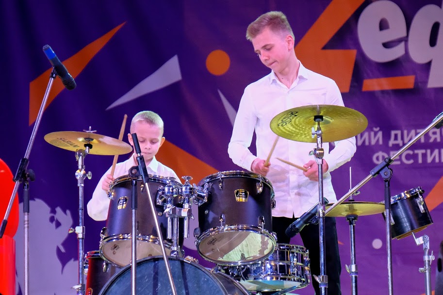 музиканти та актори