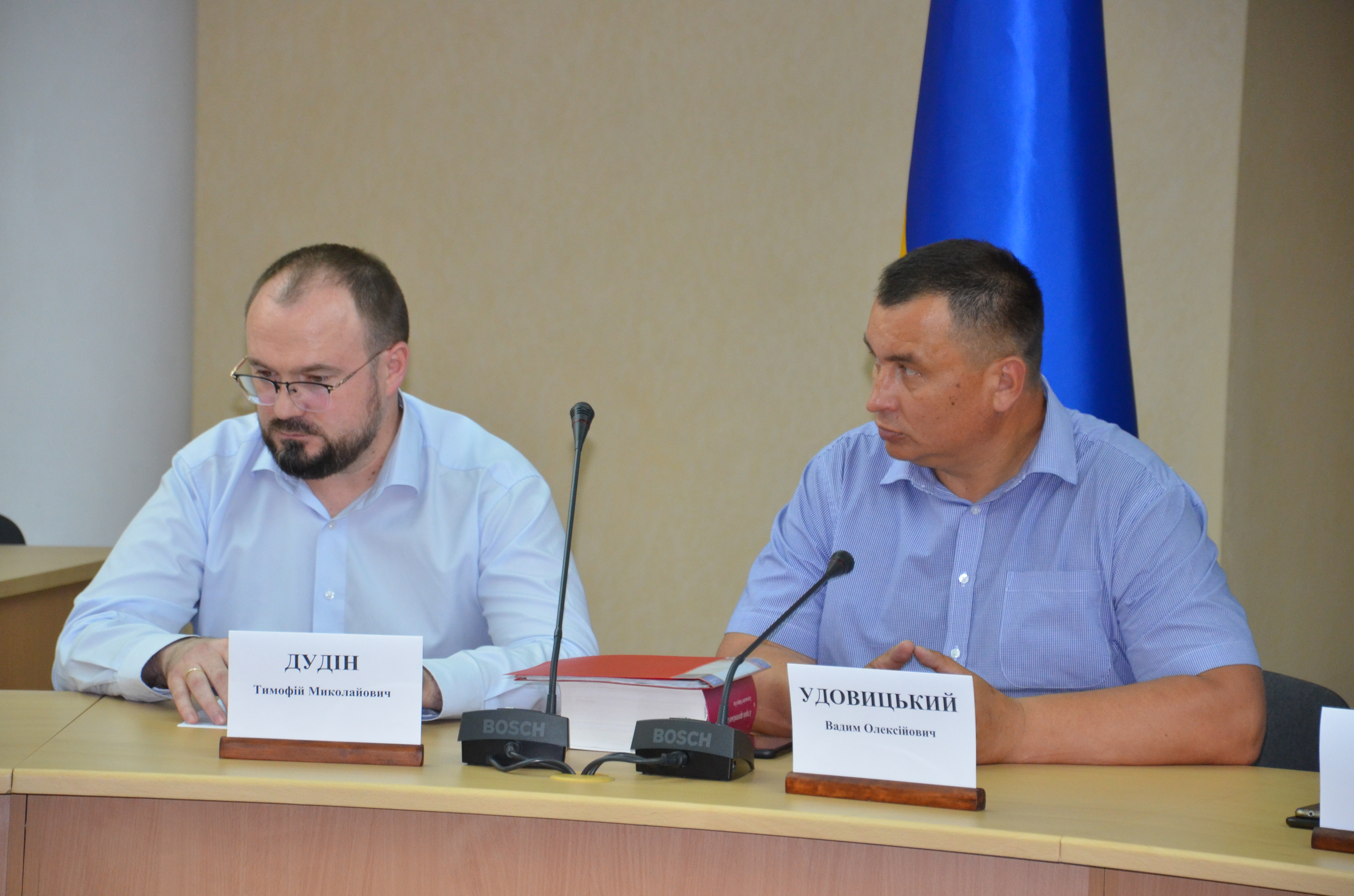 «Рейдерство починається з реєстраційних дій. Із початку року отримали 57 скарг на дії державних реєстраторів», - заступник начальника Головного територіального управління юстиції в області Тимофій Дудін