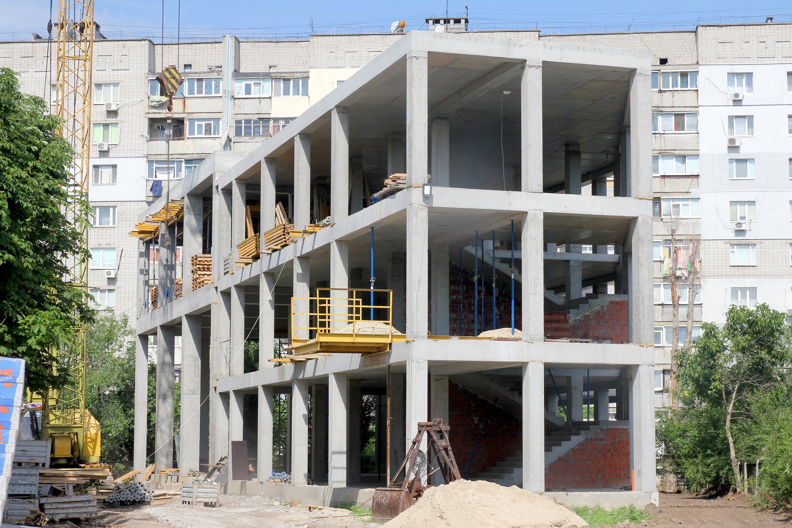 Підрядники вже звели стіни