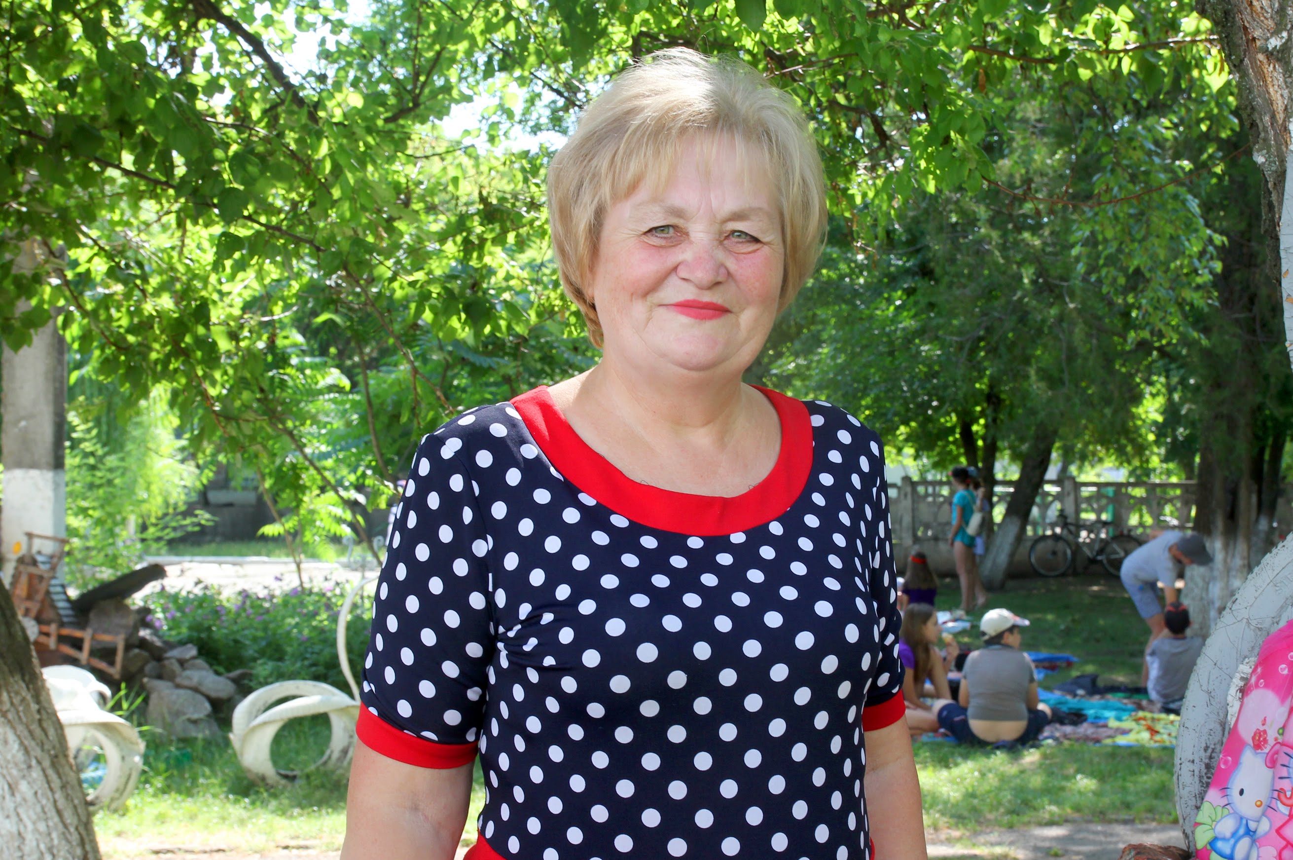 «Наша школа існує з 1975 року. У 2016-му в ній відбувся перший капремонт. Цьогоріч заклад продовжують оновлювати зовні. Сучасне освітнє середовище має бути здоровим, безпечним і привабливим», – сказала Таїсія Рашевська.