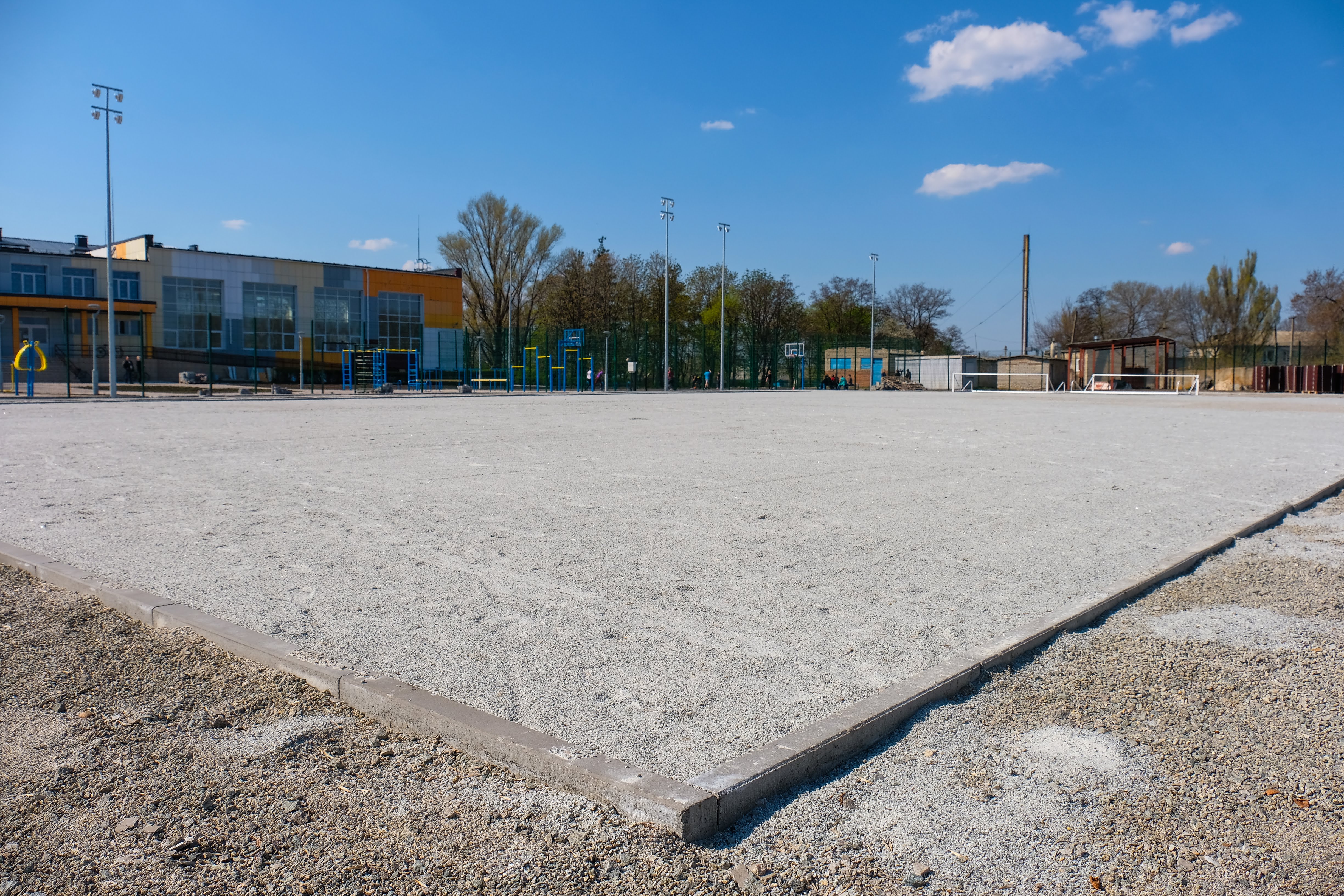 Незабаром на цьому місці з’явиться професійне покриття.