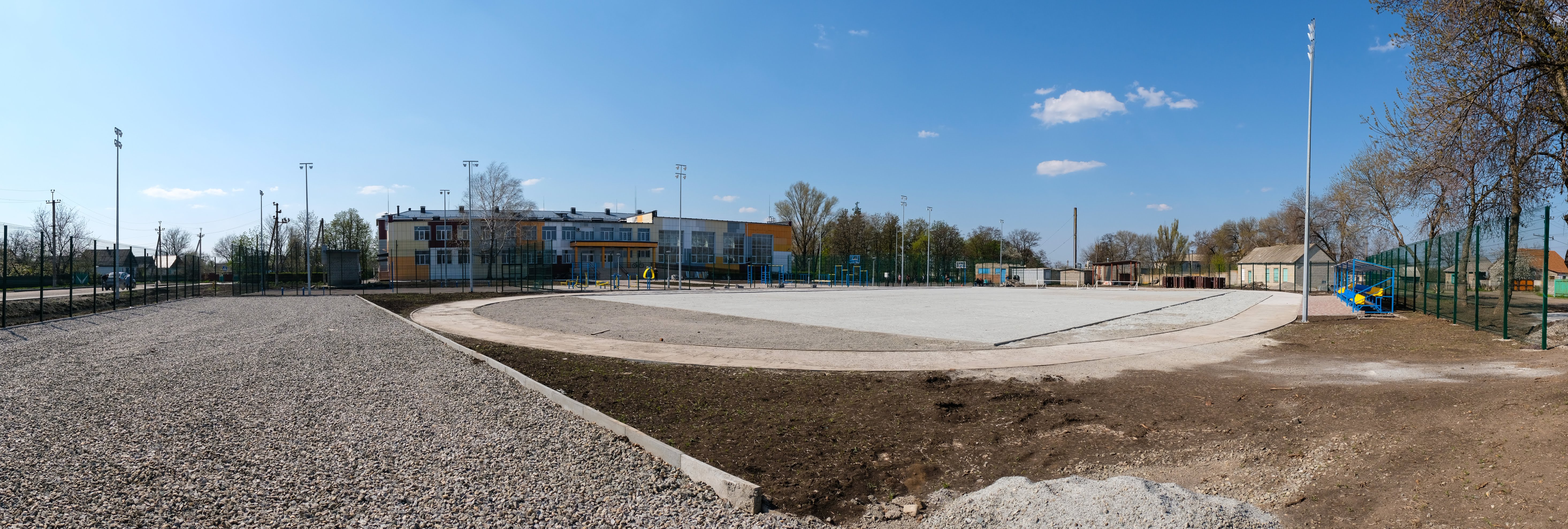  Грати у футбол буде комфортно.