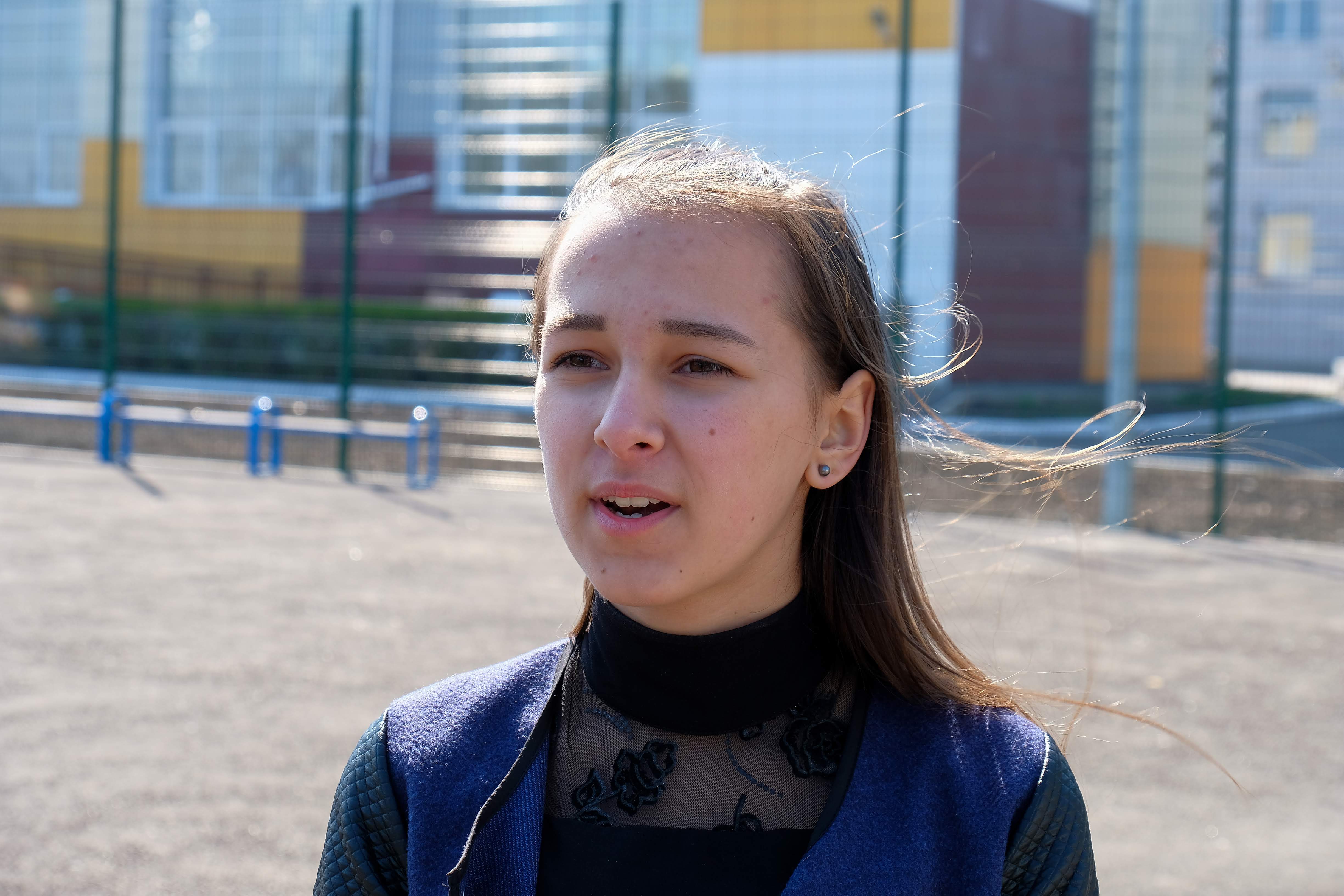  «Раніше займатися тут було ніяково. Не стадіон, а шматок землі у траві. Замість бігових доріжок – вузенька стежина. Зараз стадіон кардинально змінюється», – розказала Ліза Тараканова.