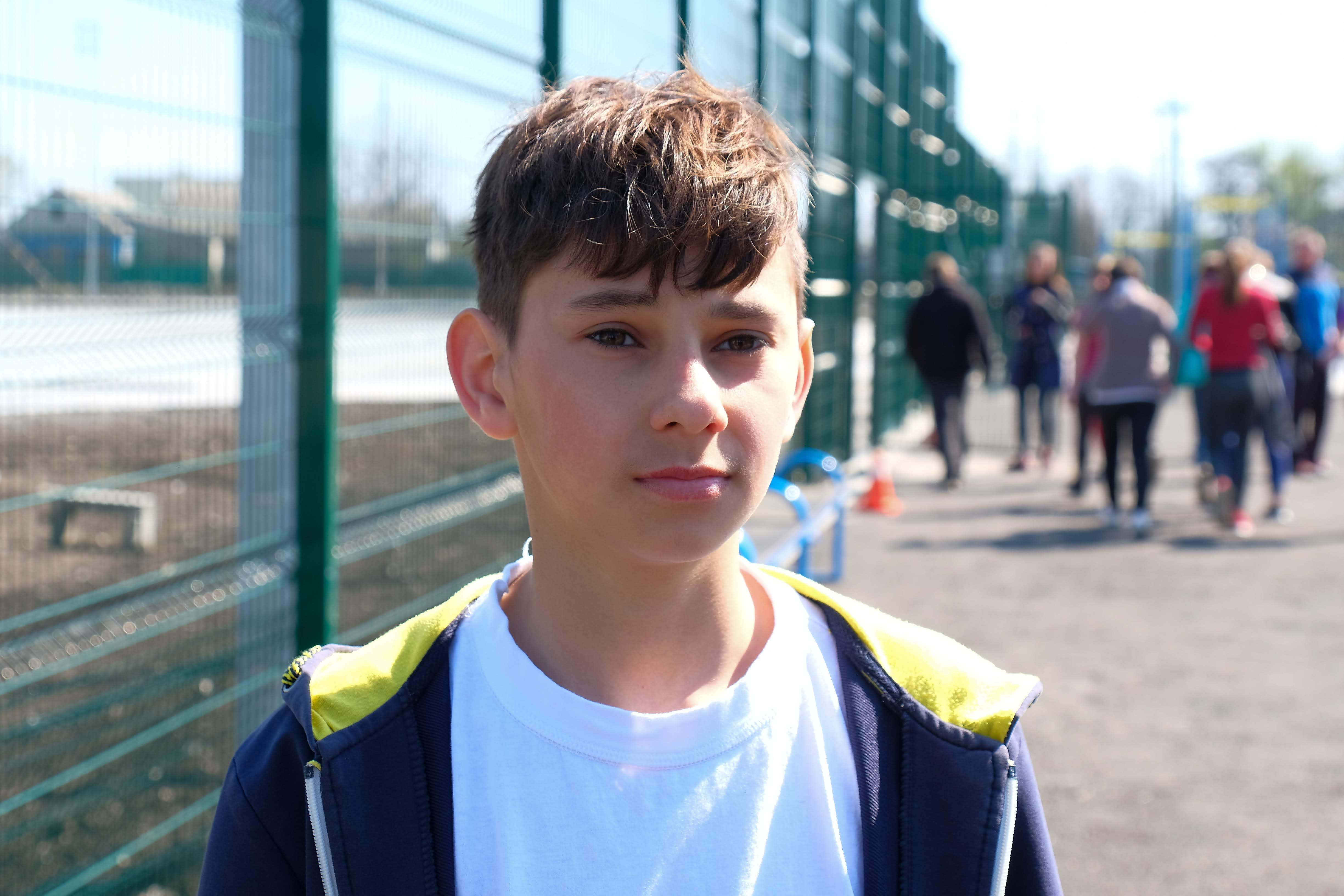  «Можна сказати, що ми зросли на цьому стадіоні. Постійно ганяли тут м’яча. Але тоді не було таких перспективних майданчиків, про них тільки мріяли. І ось мрії стають реальністю. Сподіваємося, стадіон скоро добудують», – сказав Арсеній Стародуб. 